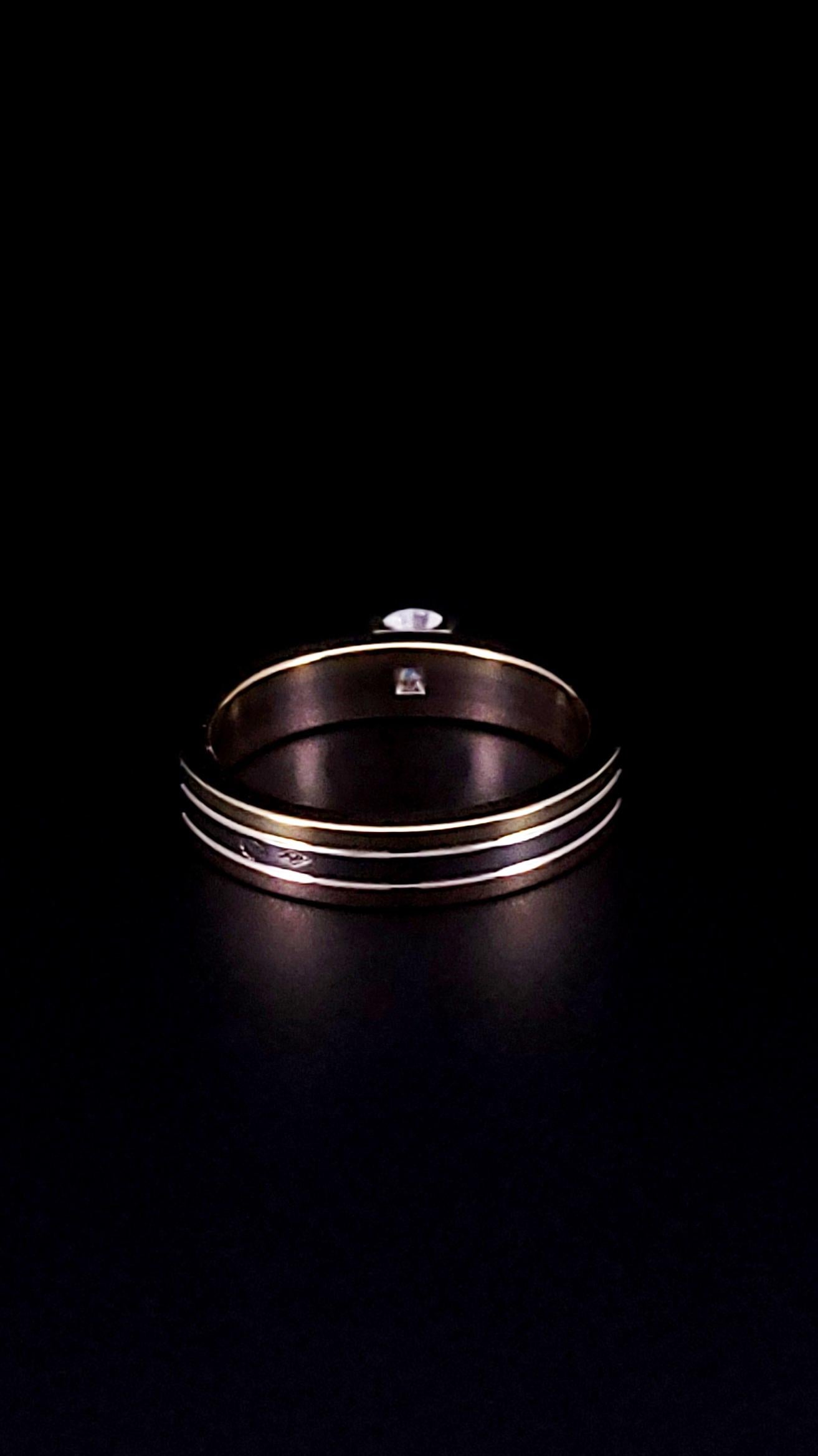Anello di fidanzamento Cartier Trinity in oro 18 carati con diamante rotondo VVS1/D in vendita 1