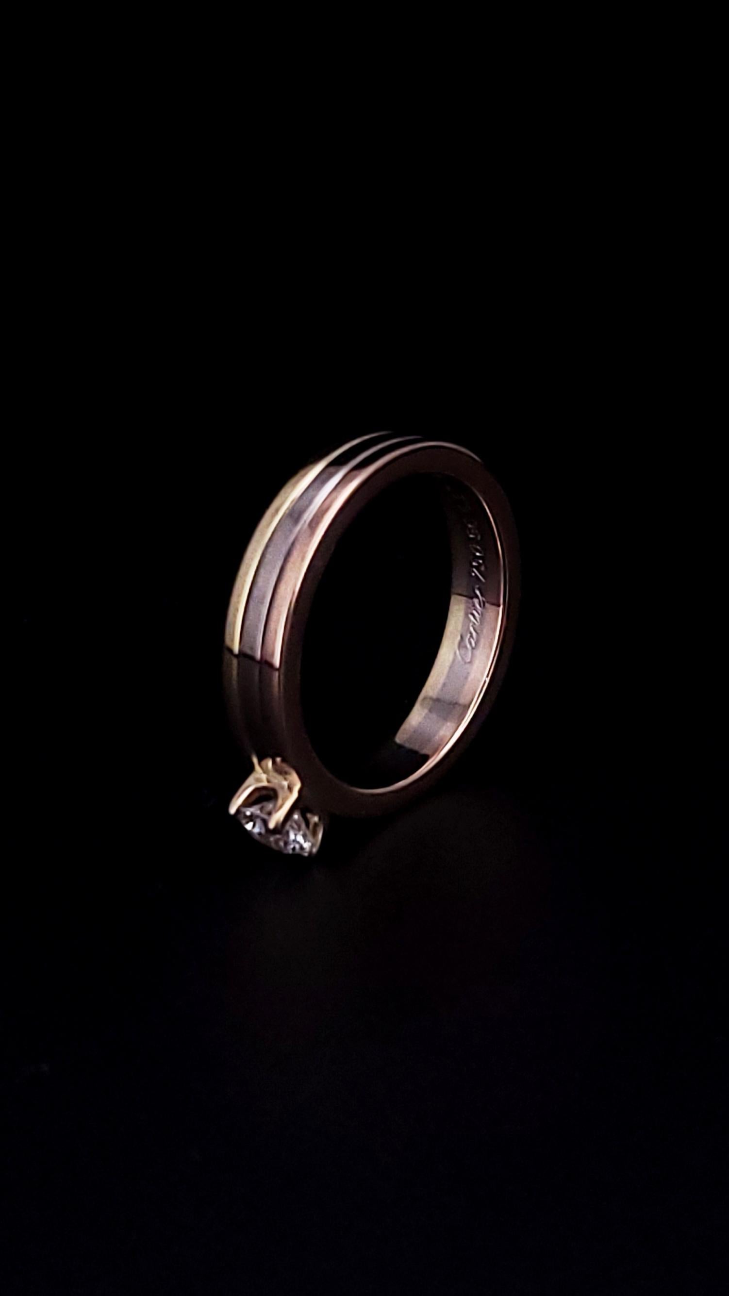 Anello di fidanzamento Cartier Trinity in oro 18 carati con diamante rotondo VVS1/D in vendita 3