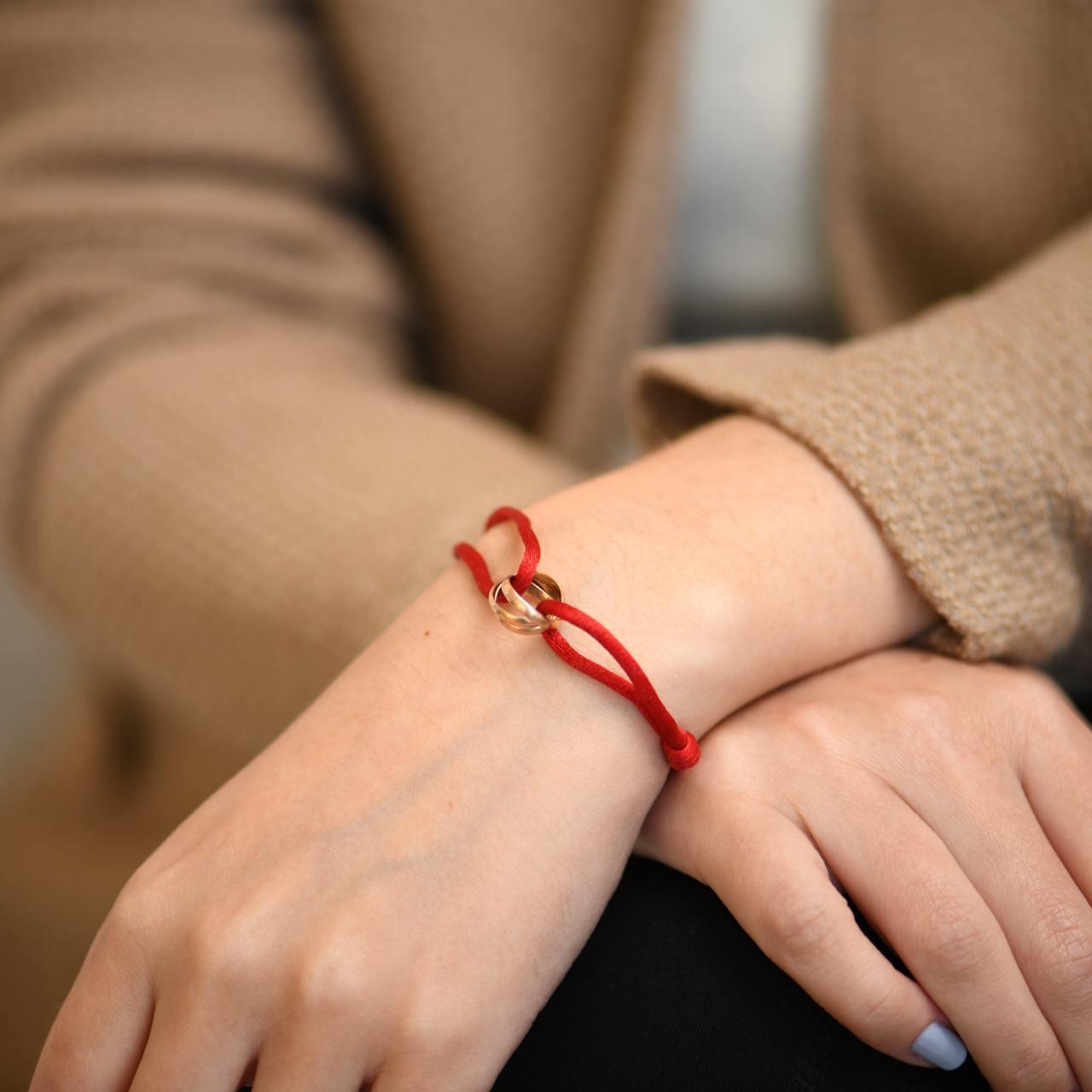 Cartier Trinity 18K Rose Gold Red Cord Bracelet In Excellent Condition In Banbury, GB