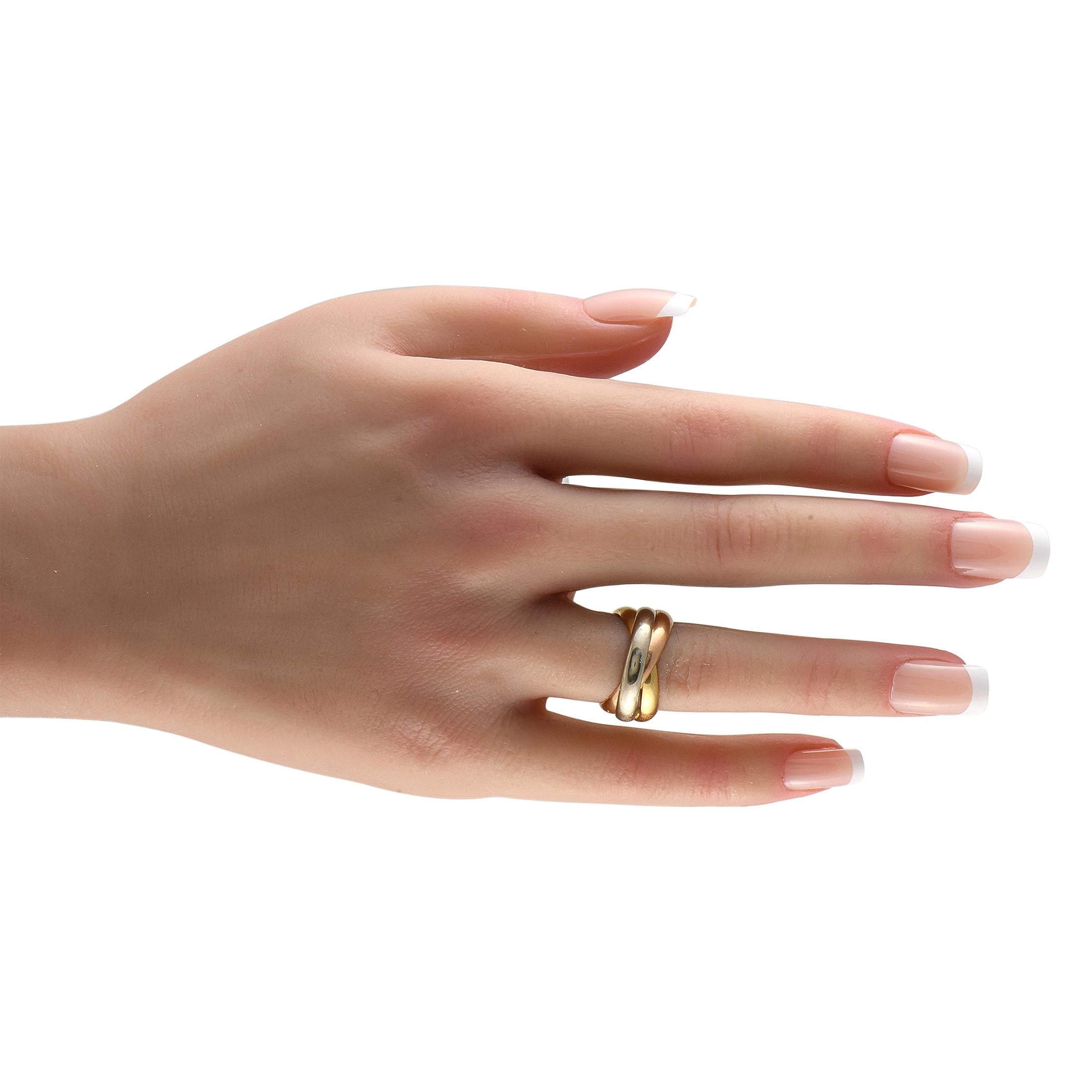 Anello Cartier Trinity in oro rosa, bianco e giallo 18 carati In condizioni ottime in vendita a Southampton, PA