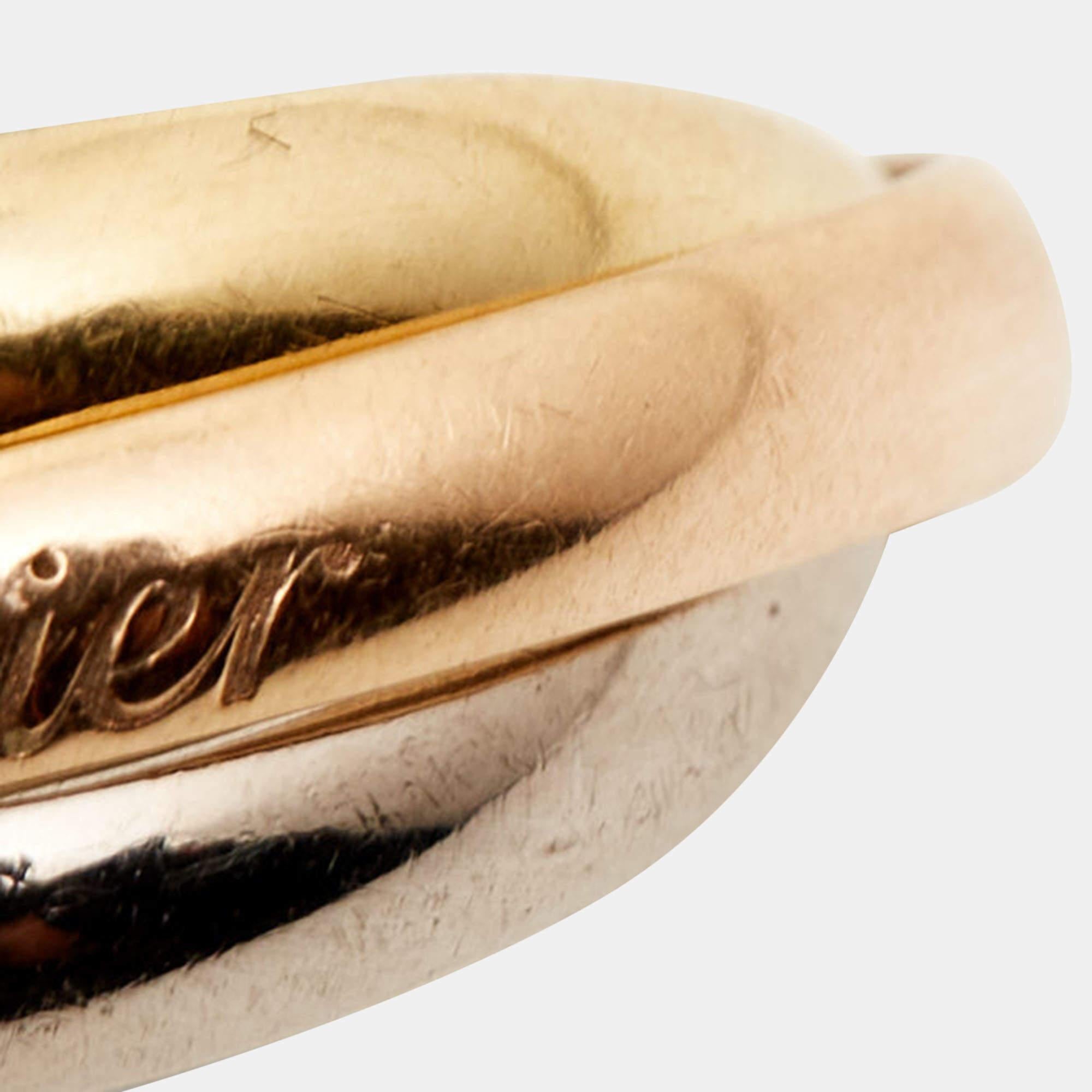 Cartier Trinity 18k Three Tone Gold Small Model Ring Size 50 In Good Condition For Sale In Dubai, Al Qouz 2