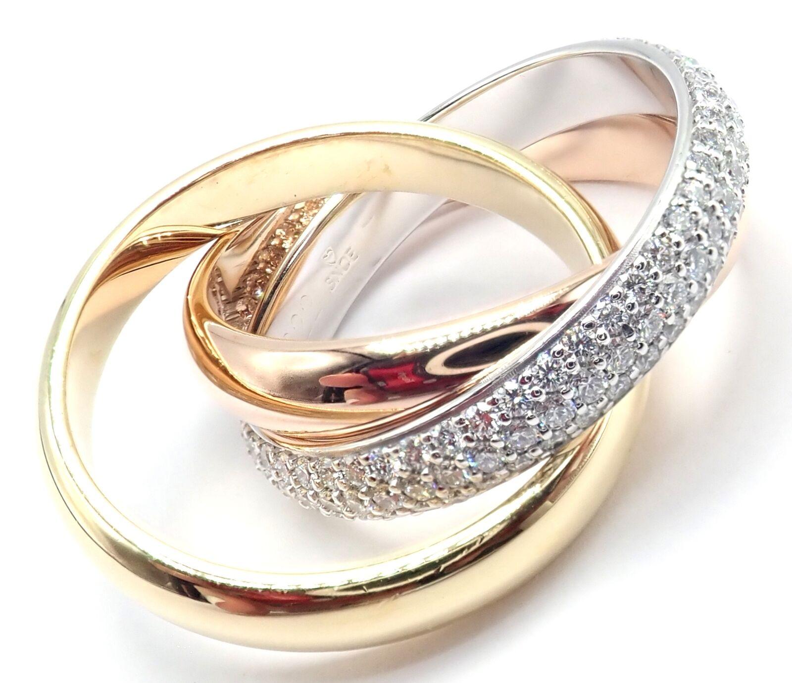 18k Tri-Color Gold Pave Diamant Klassisch Trinity  Bandring von Cartier.
Mit 156 runden Diamanten im Brillantschliff, Reinheit VVS1, Farbe F-H, Gesamtgewicht ca. 0,64 ct.
Dieser Ring wird mit einer Cartier-Schachtel und einem Cartier-Servicepapier