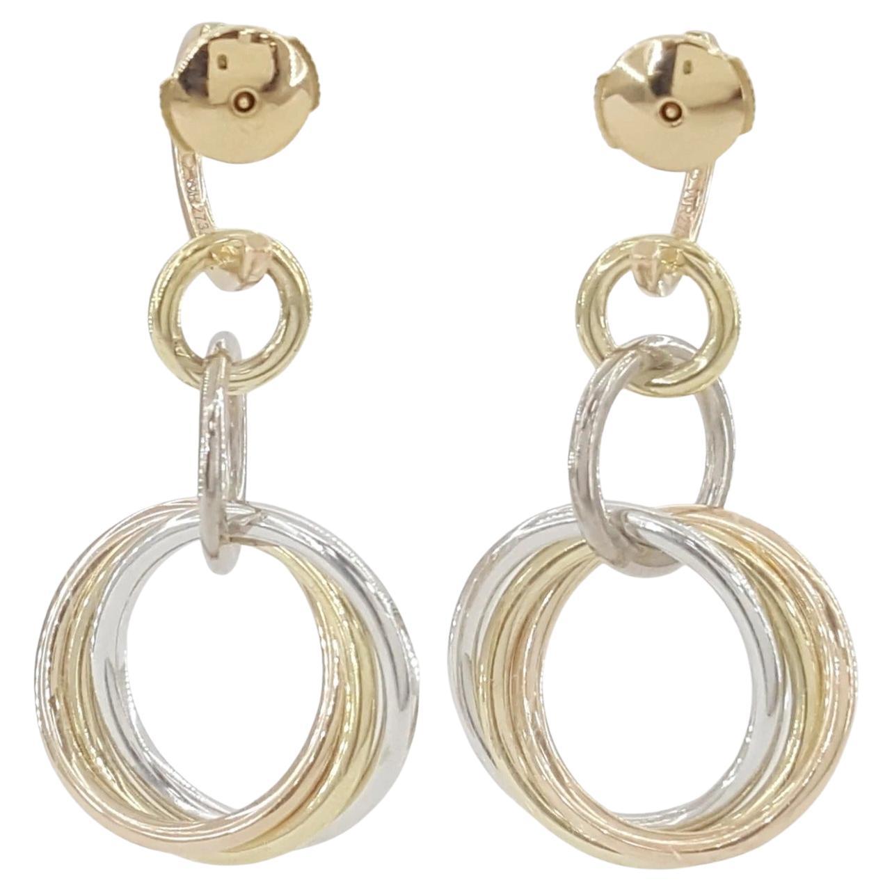 Taglio rotondo Orecchini a goccia con pavé di diamanti Cartier Trinity Crash in vendita