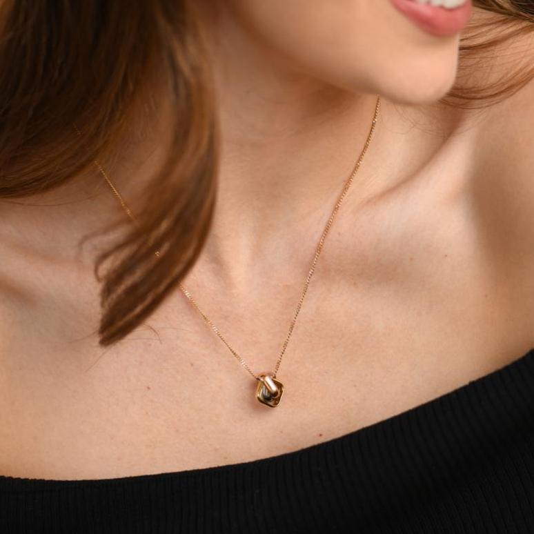 Cartier Trinity Cushion Pendant 18K Yellow Rose White Gold Necklace In Excellent Condition For Sale In Banbury, GB