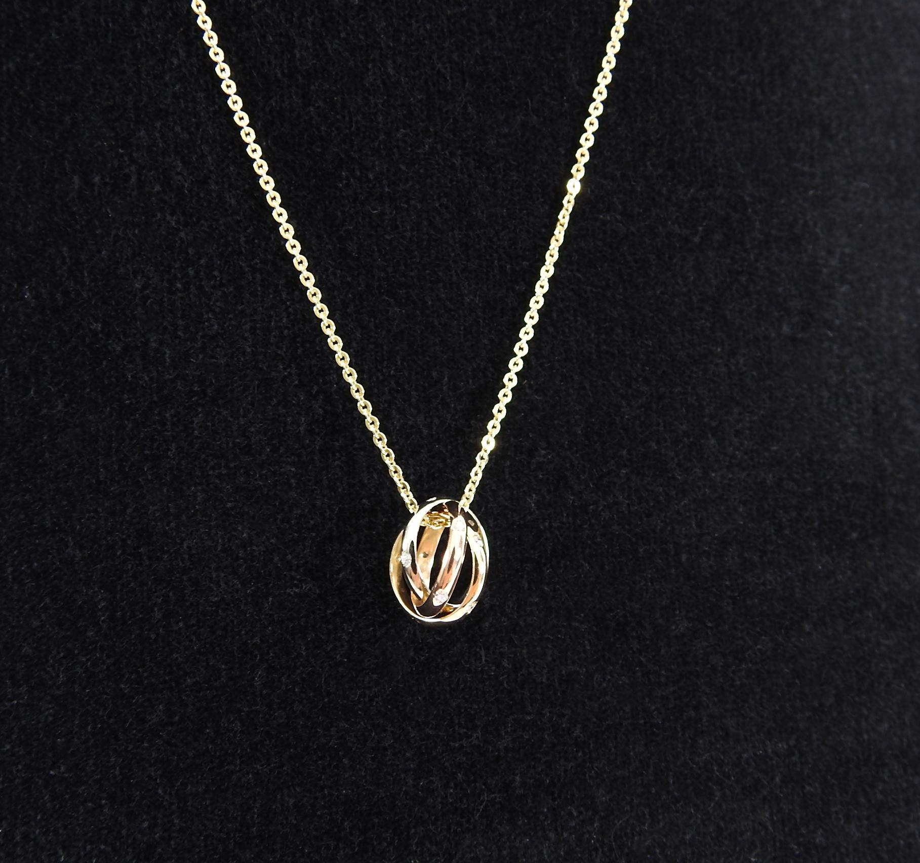 Cartier Trinity de 18k Tri-color Gold 15 Diamond Pendant Necklace For Sale 4