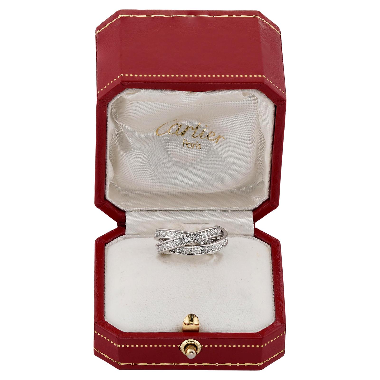 CARTIER Trinity de Cartier Diamond White Gold Band Ring. Sz. 6.25 - EU 53. In Excellent Condition For Sale In New York, NY