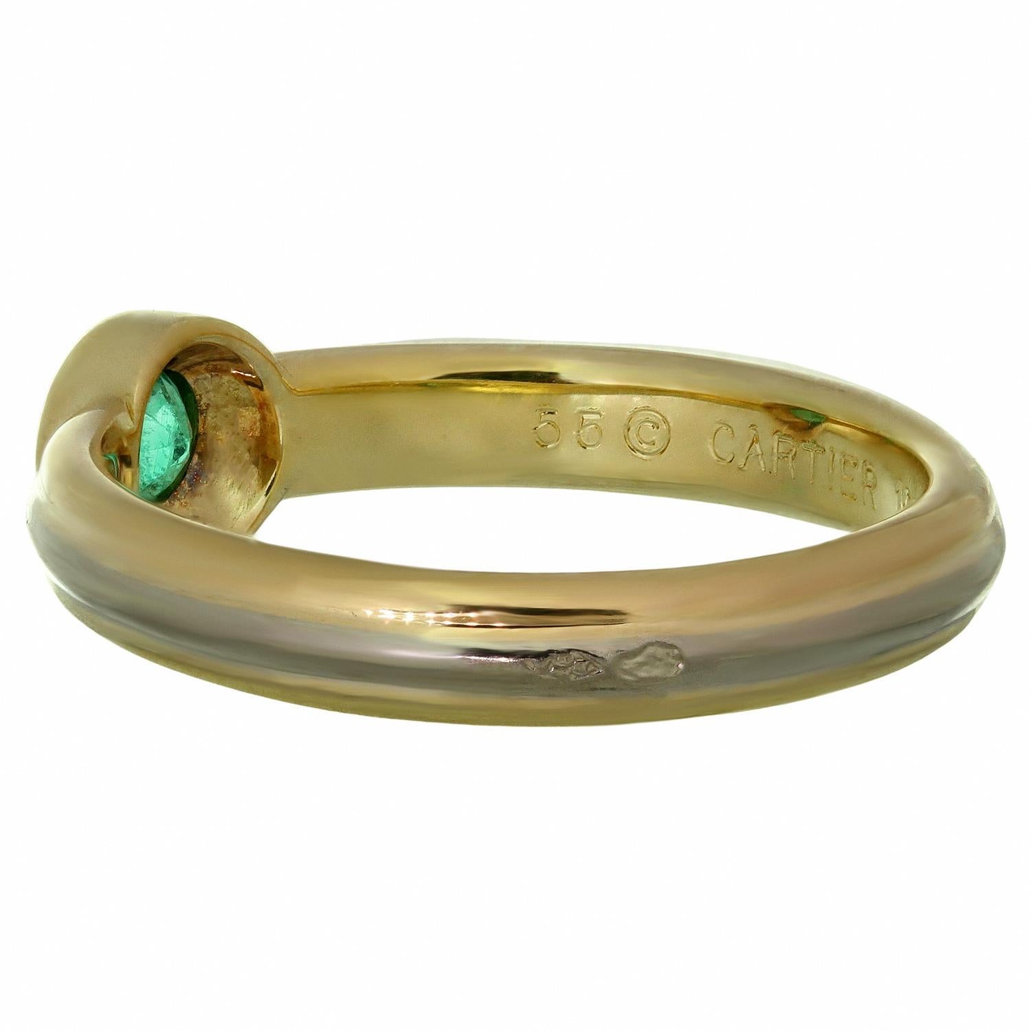 Cartier Trinity Emerald Tri-Gold Ring 55 In Excellent Condition In New York, NY