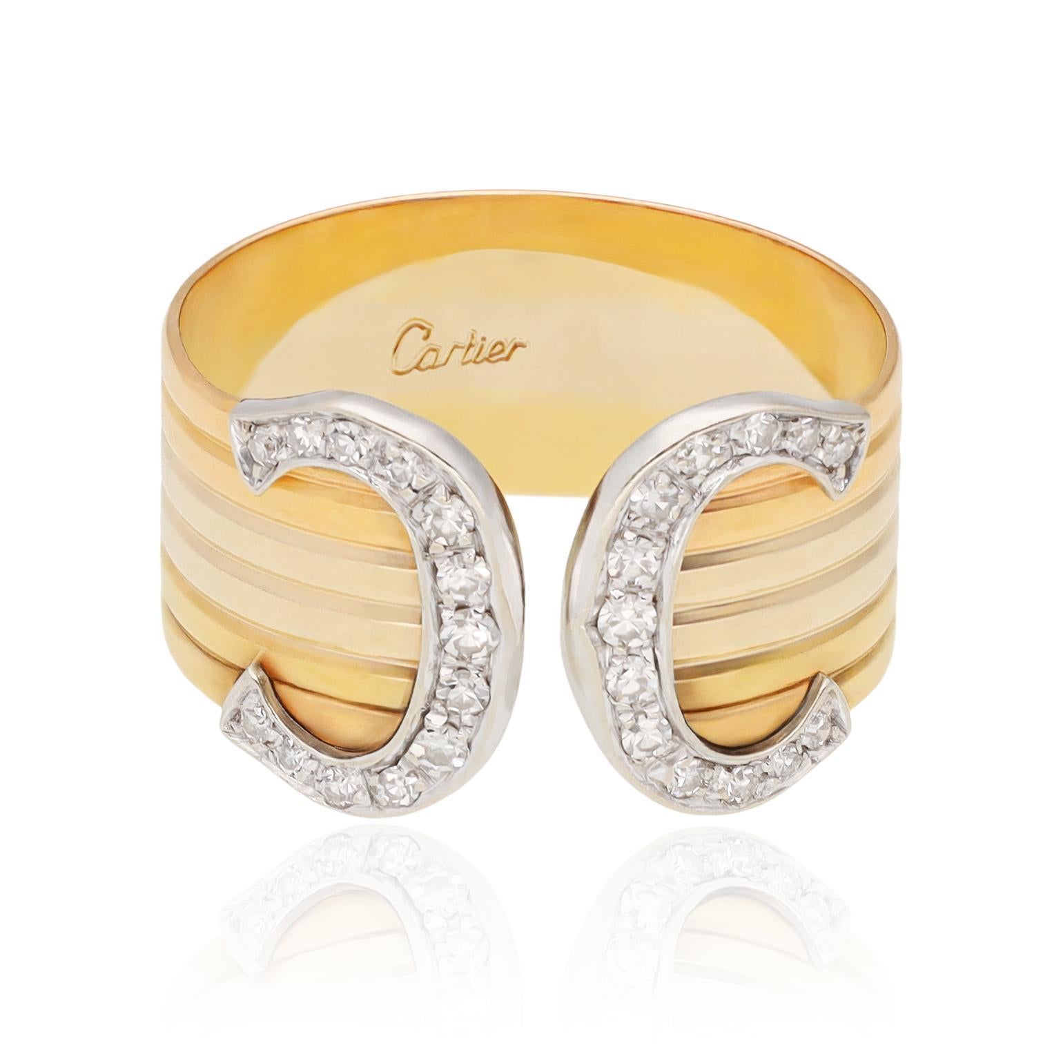 Cartier Anello in oro Trinity con doppia C di diamanti In condizioni ottime in vendita a New York, NY