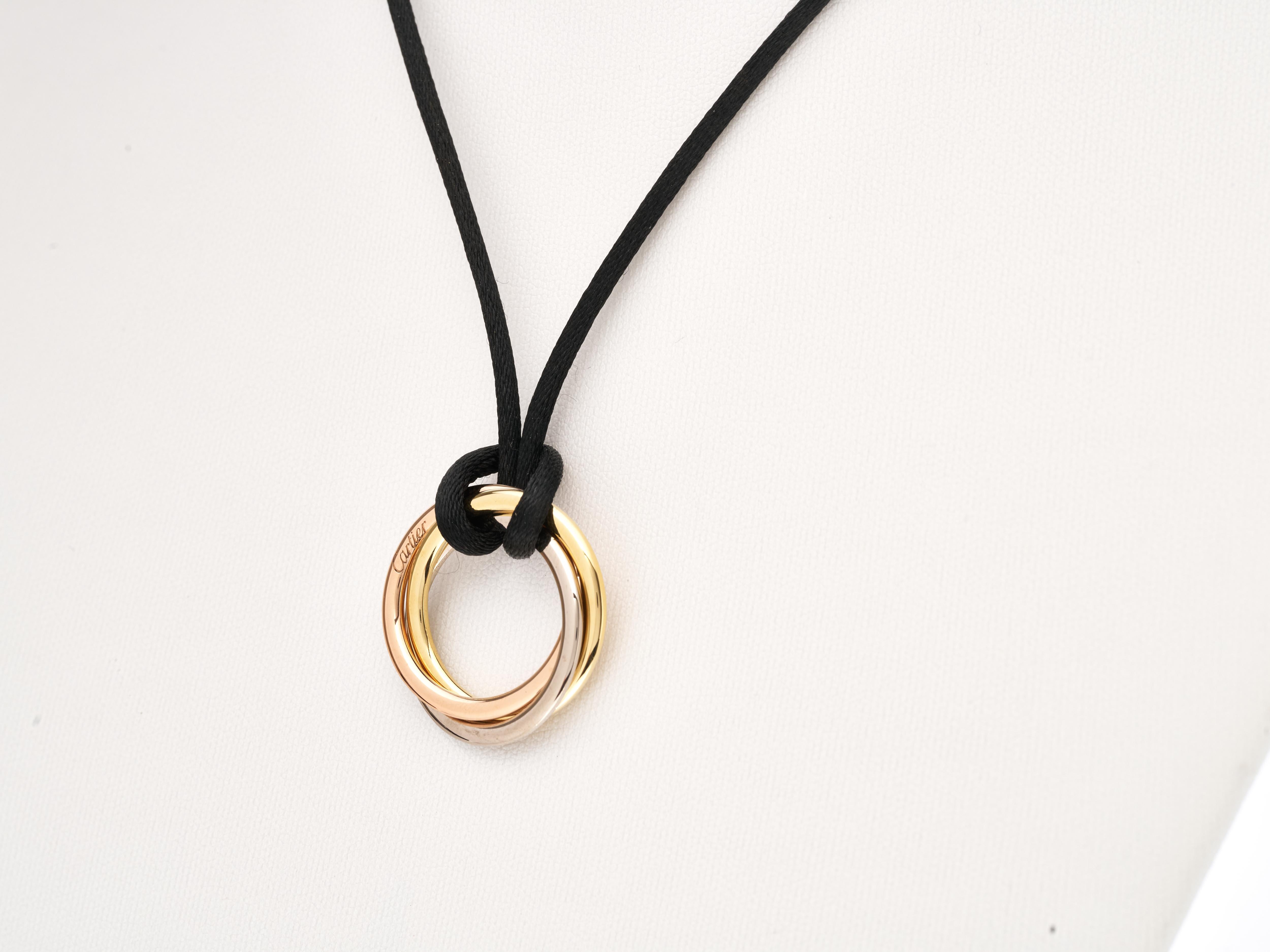 Donna Cartier Trinity Collana d'oro di medie dimensioni su corda con scatola Immacolata in vendita