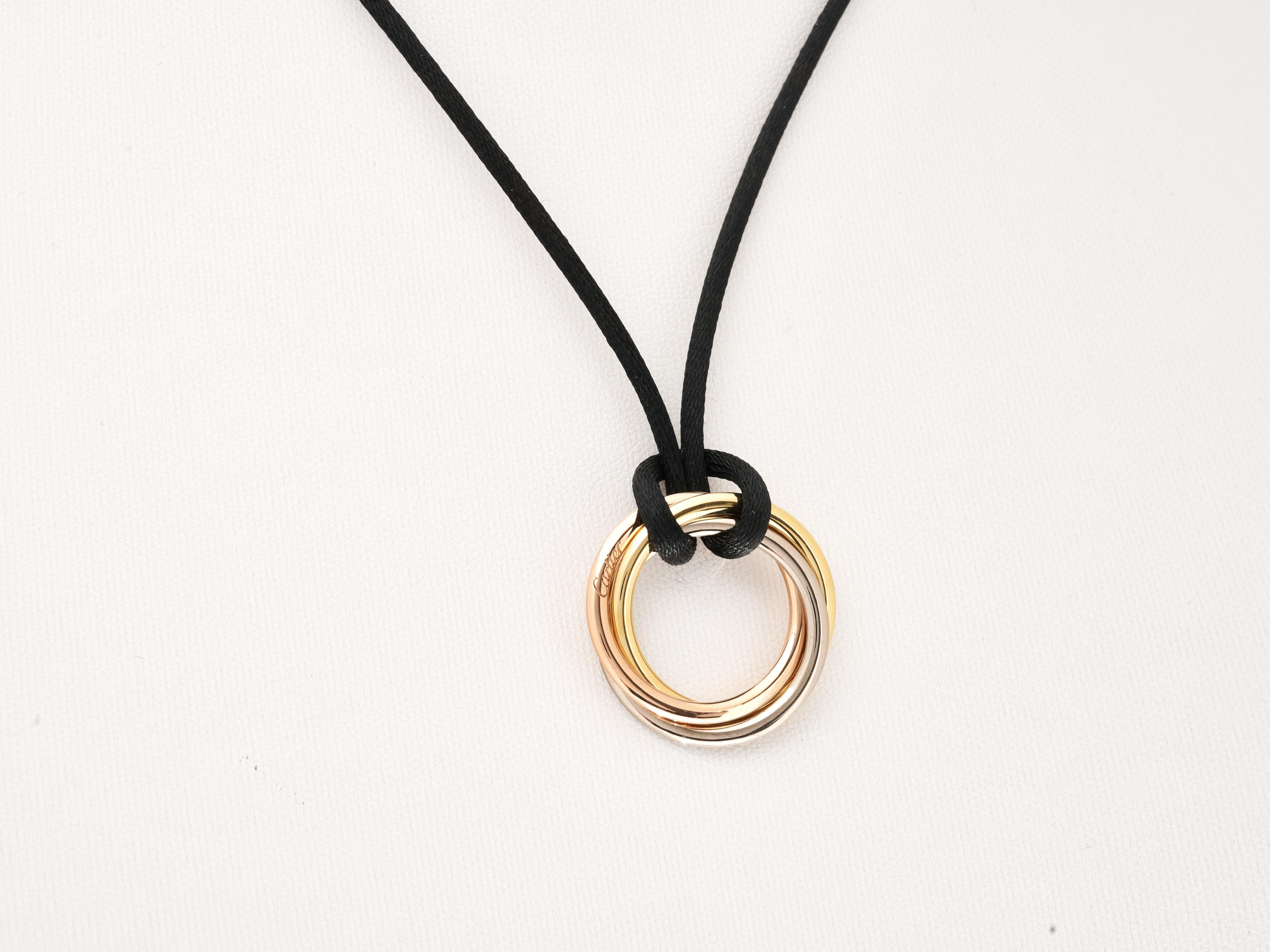 Cartier Trinity Collana d'oro di medie dimensioni su corda con scatola Immacolata in vendita 2