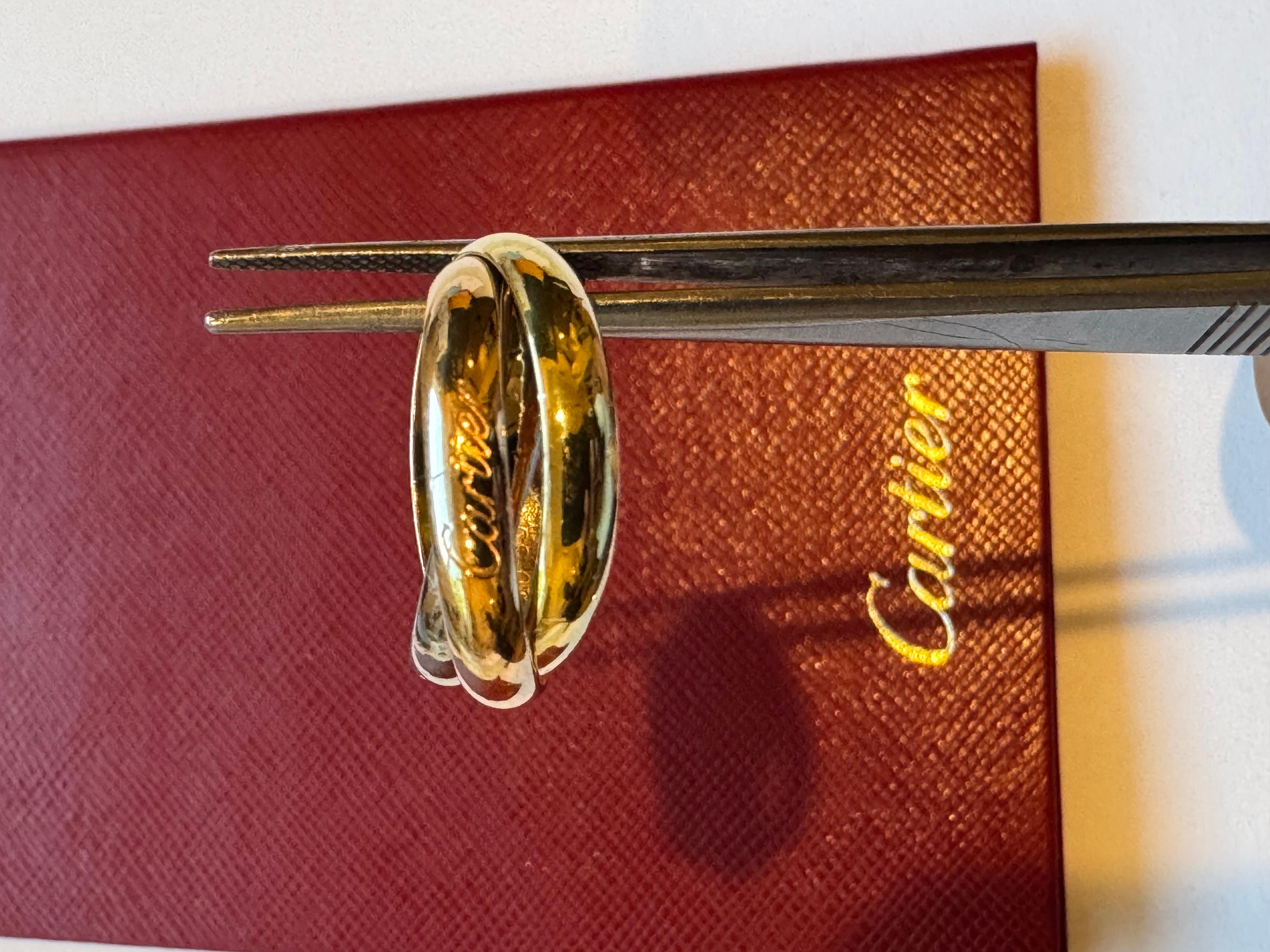 Anello Cartier Trinity in oro in vendita 6