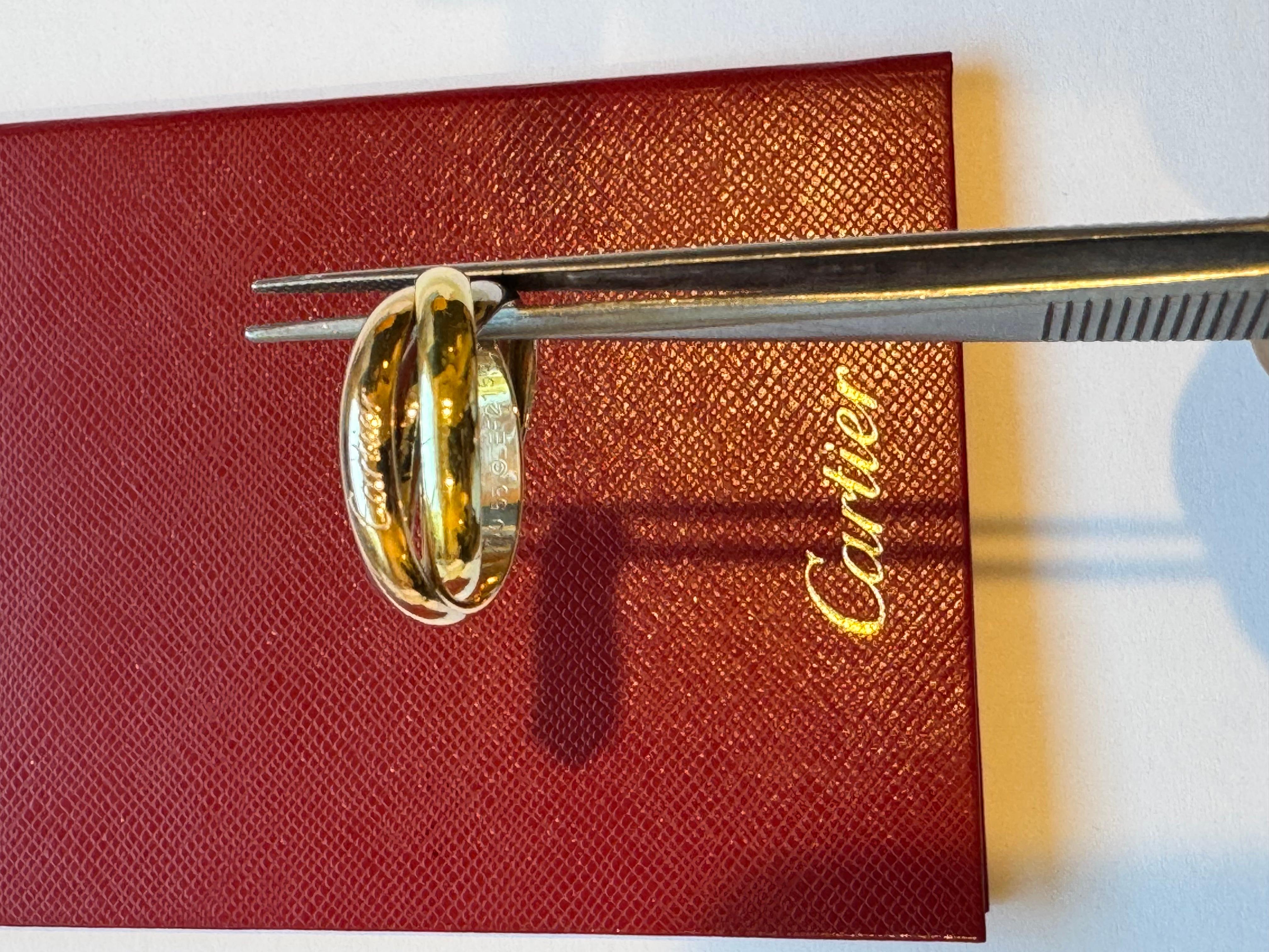 Anello Cartier Trinity in oro in vendita 7