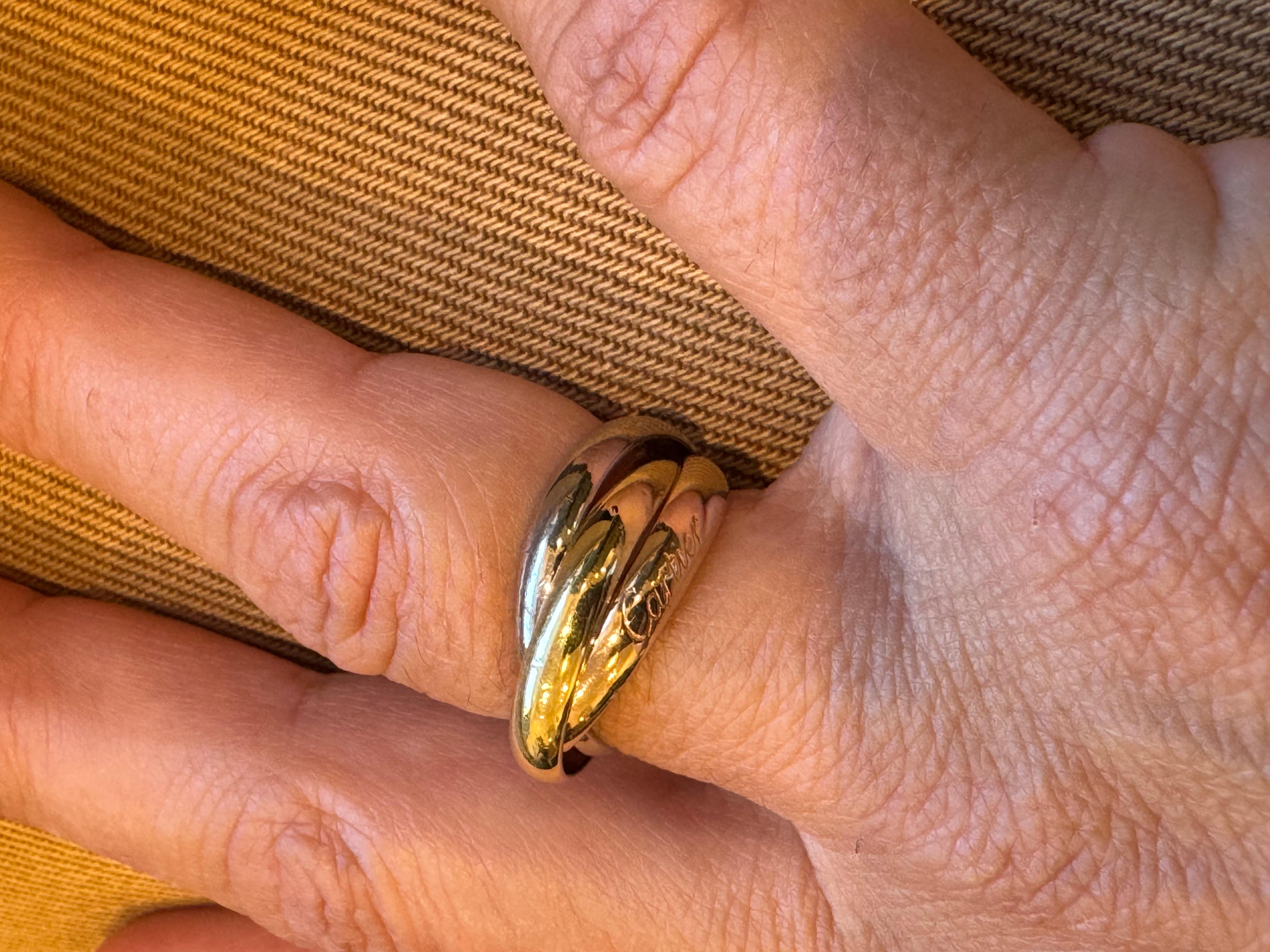 Anello Cartier Trinity in oro in vendita 3
