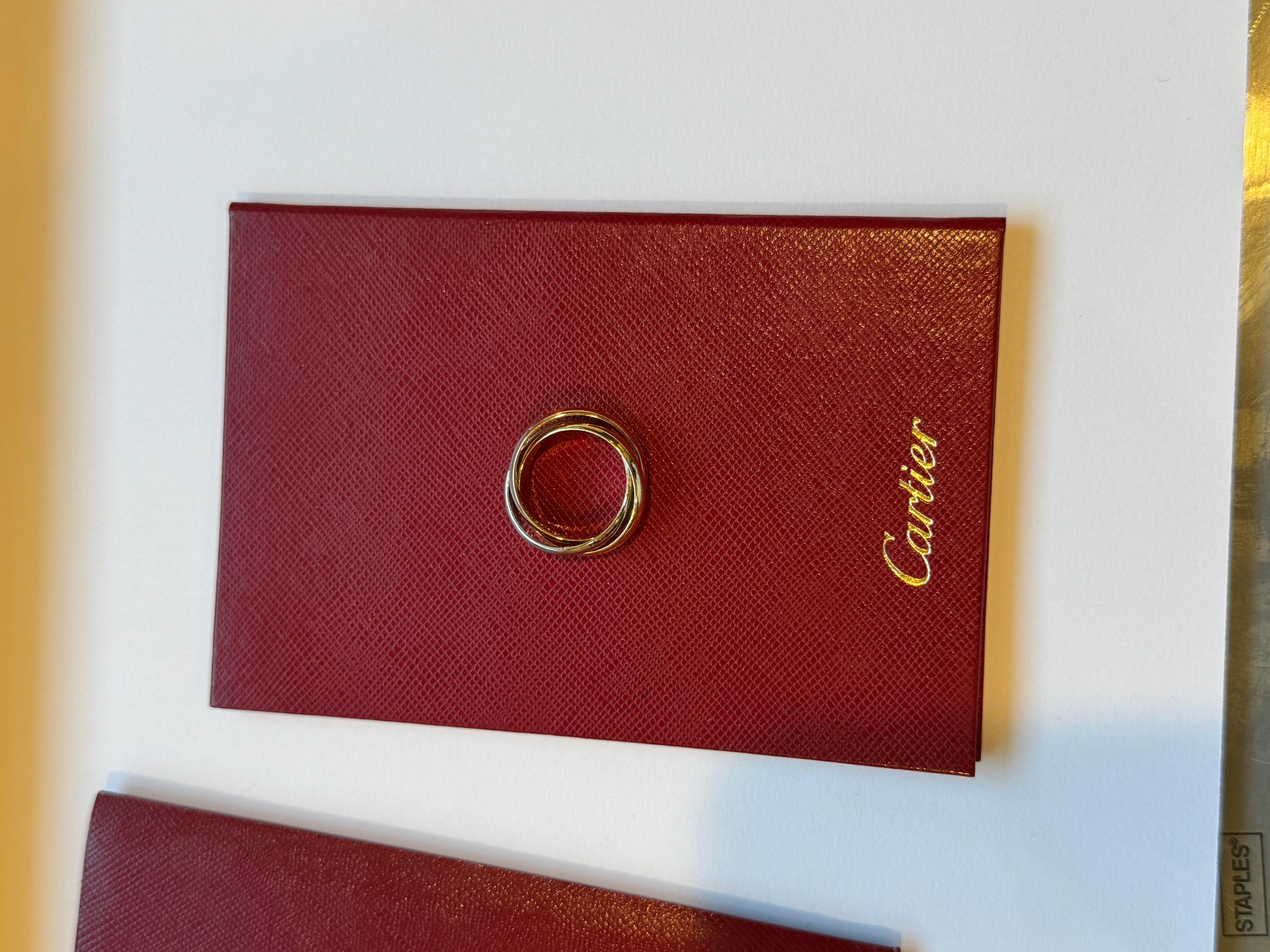 Anello Cartier Trinity in oro in vendita 5