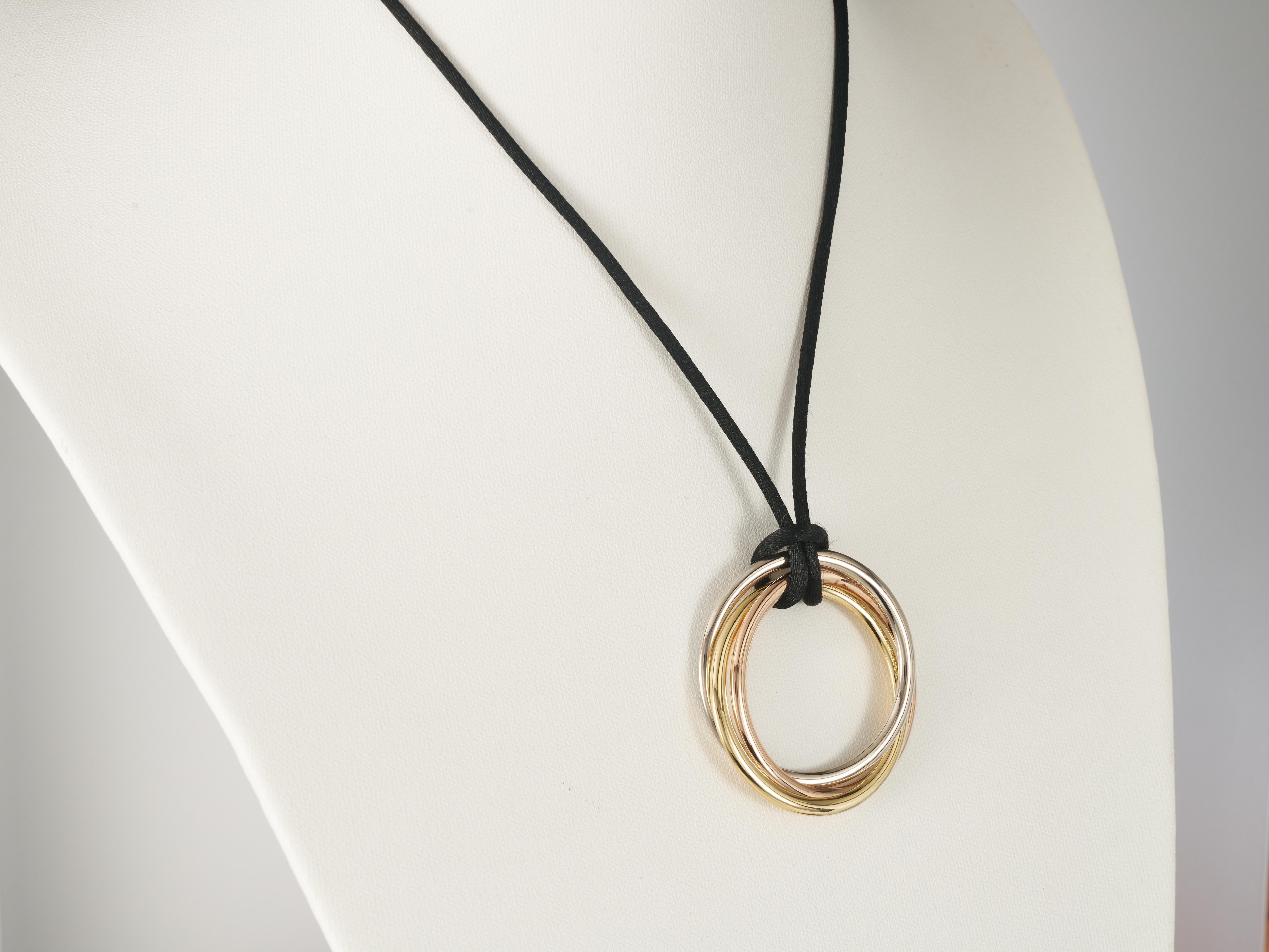 Cartier, grand collier Trinity Loop en or jaune, rose et blanc 18 carats avec diamants 0,9 carat en vente 4