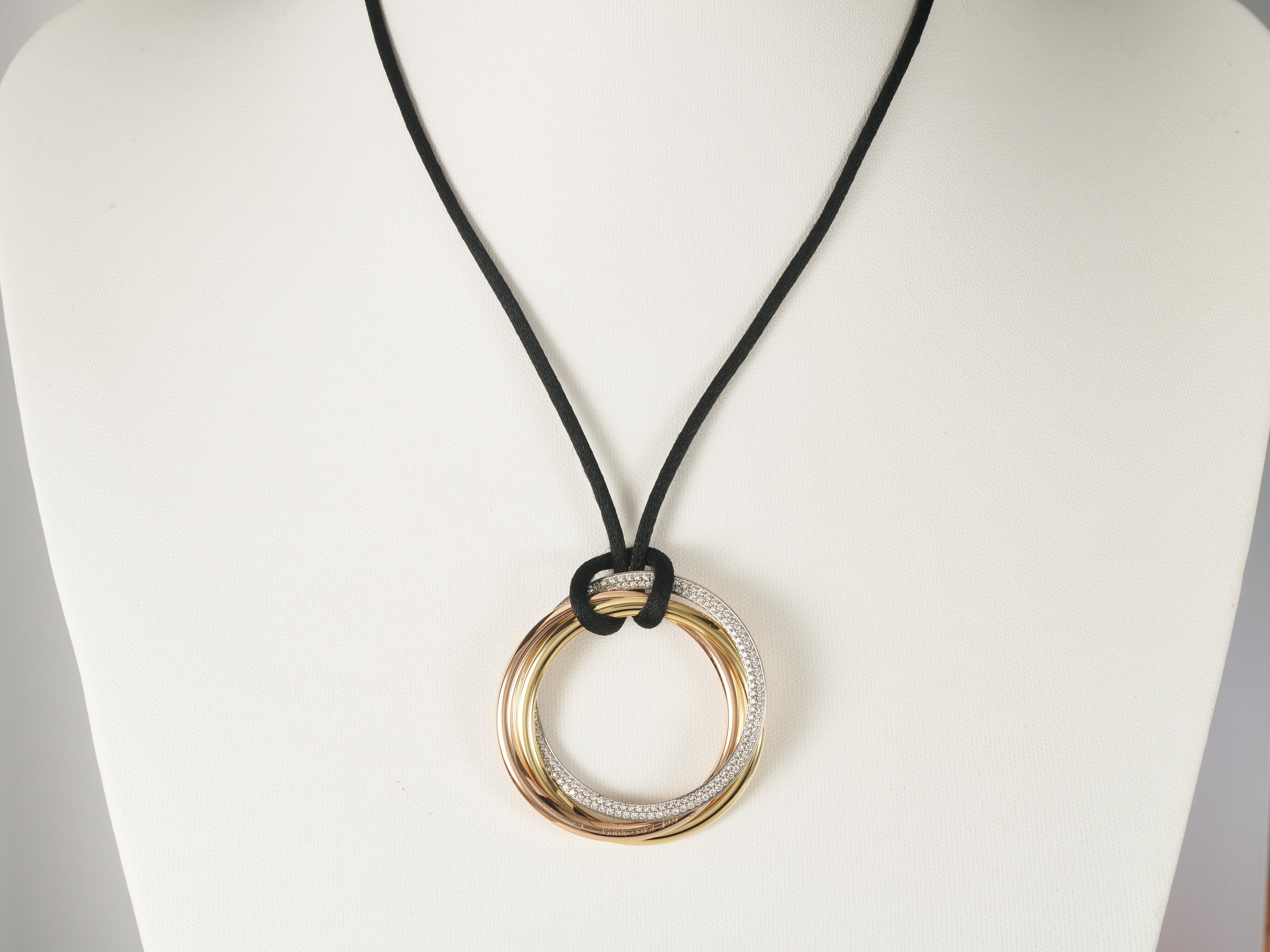 Cartier, grand collier Trinity Loop en or jaune, rose et blanc 18 carats avec diamants 0,9 carat Unisexe en vente