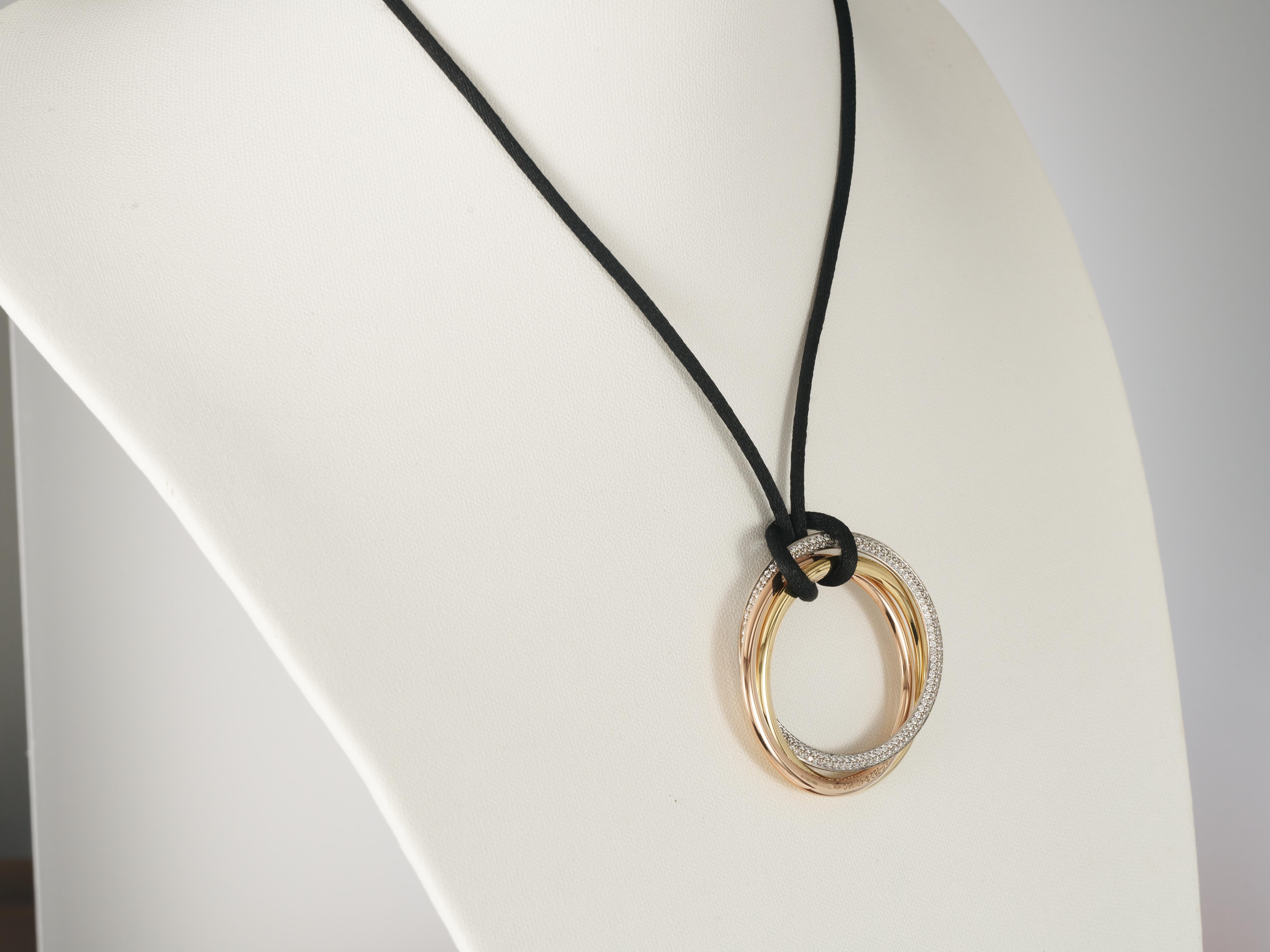 Cartier, grand collier Trinity Loop en or jaune, rose et blanc 18 carats avec diamants 0,9 carat en vente 1