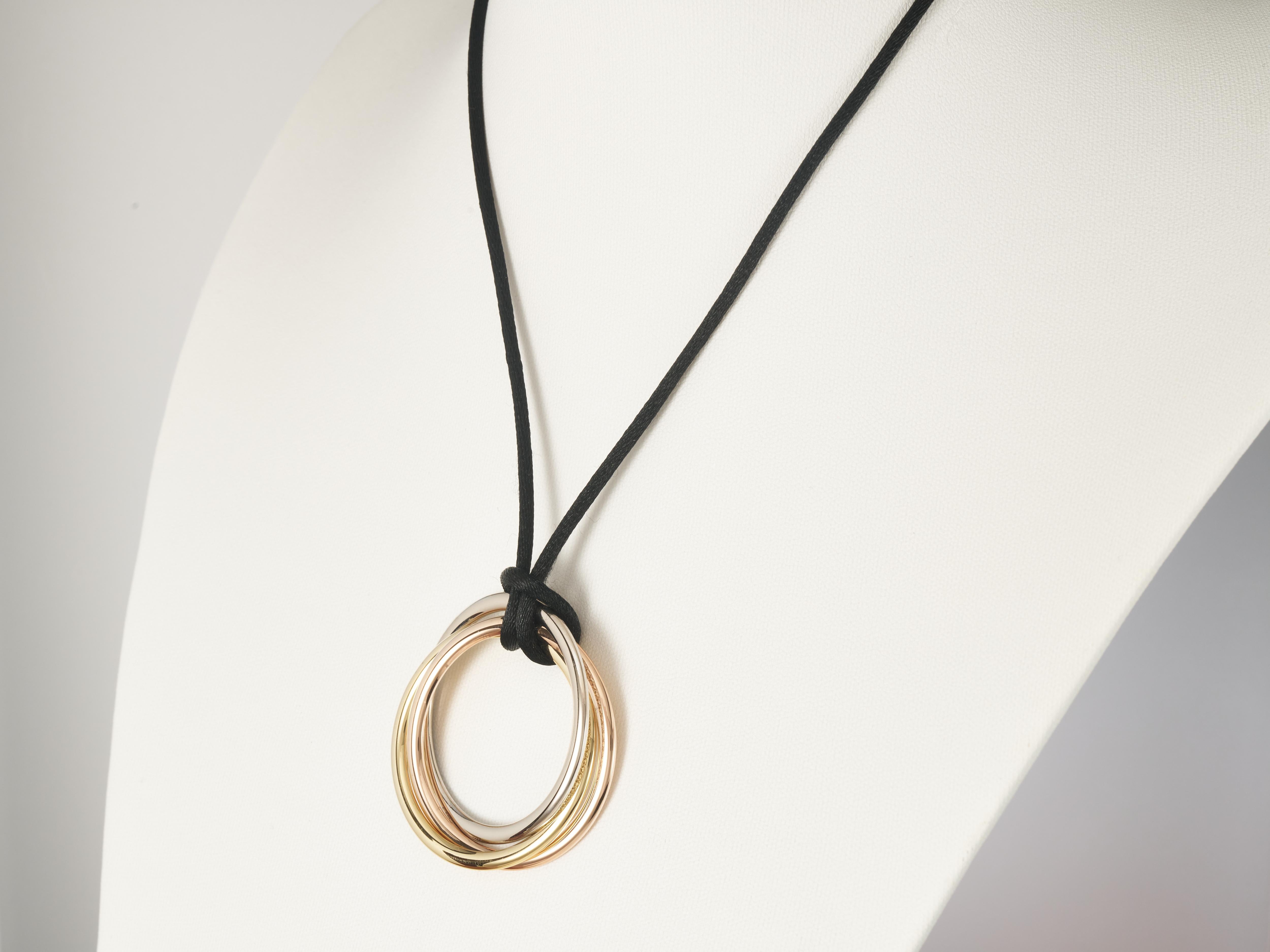 Cartier, grand collier Trinity Loop en or jaune, rose et blanc 18 carats avec diamants 0,9 carat en vente 2