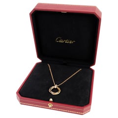 Collier "Trinity" de Cartier en 18kt. Pendentif en or rose 3 tons avec diamants