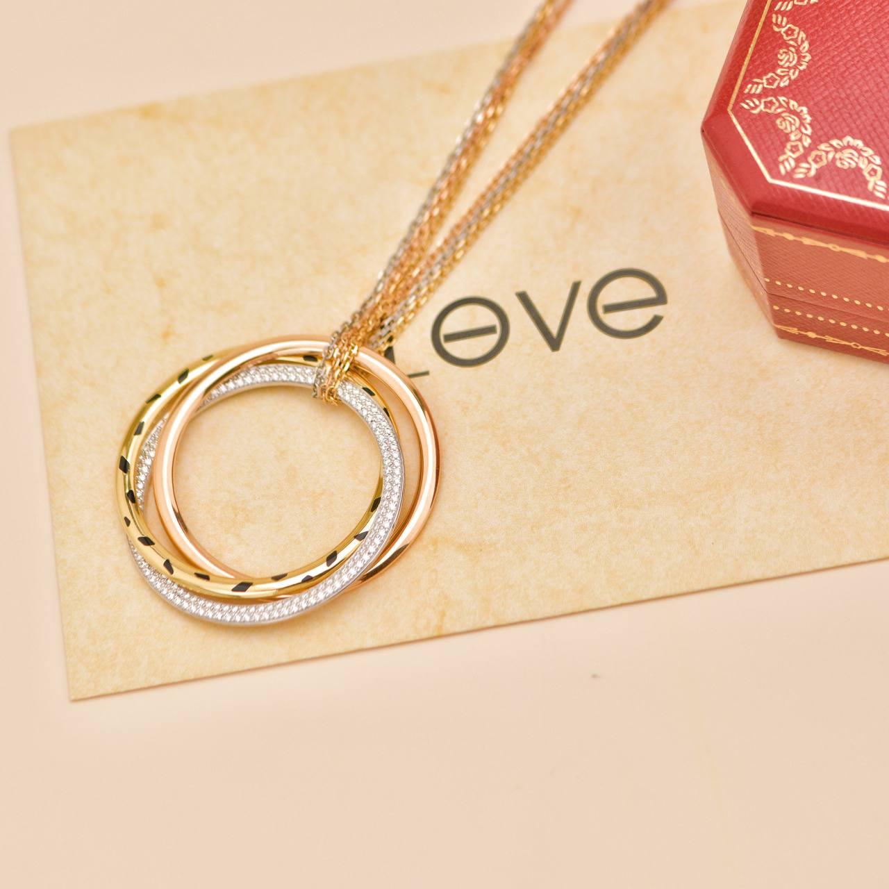 Cartier Trinity Panthère Diamant 18K Tri Colour Gold Anhänger Halskette im Angebot 1