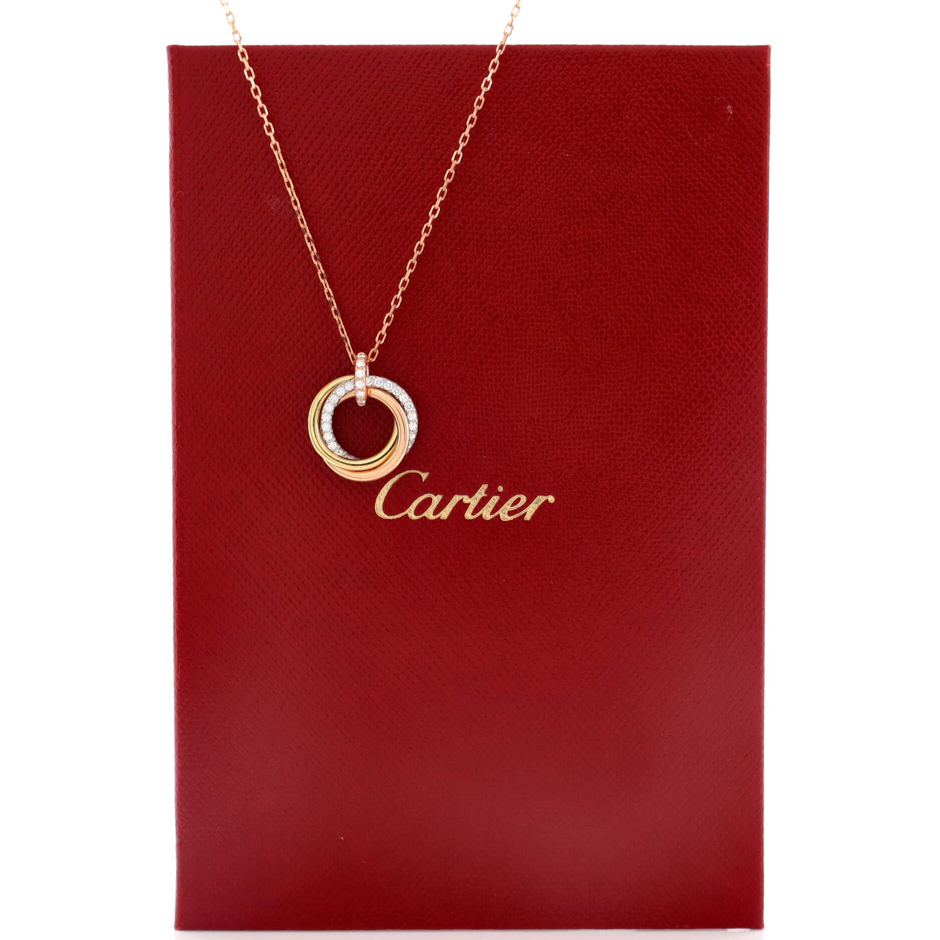 Collar Colgante Cartier Trinidad Oro Tricolor 18k con Diamantes Pave Mediana 3