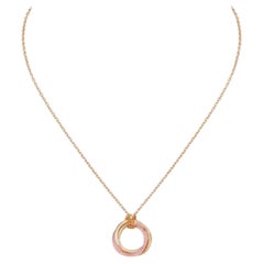 Cartier Trinity Collier pendentif en or rose 18 carats avec saphir rose