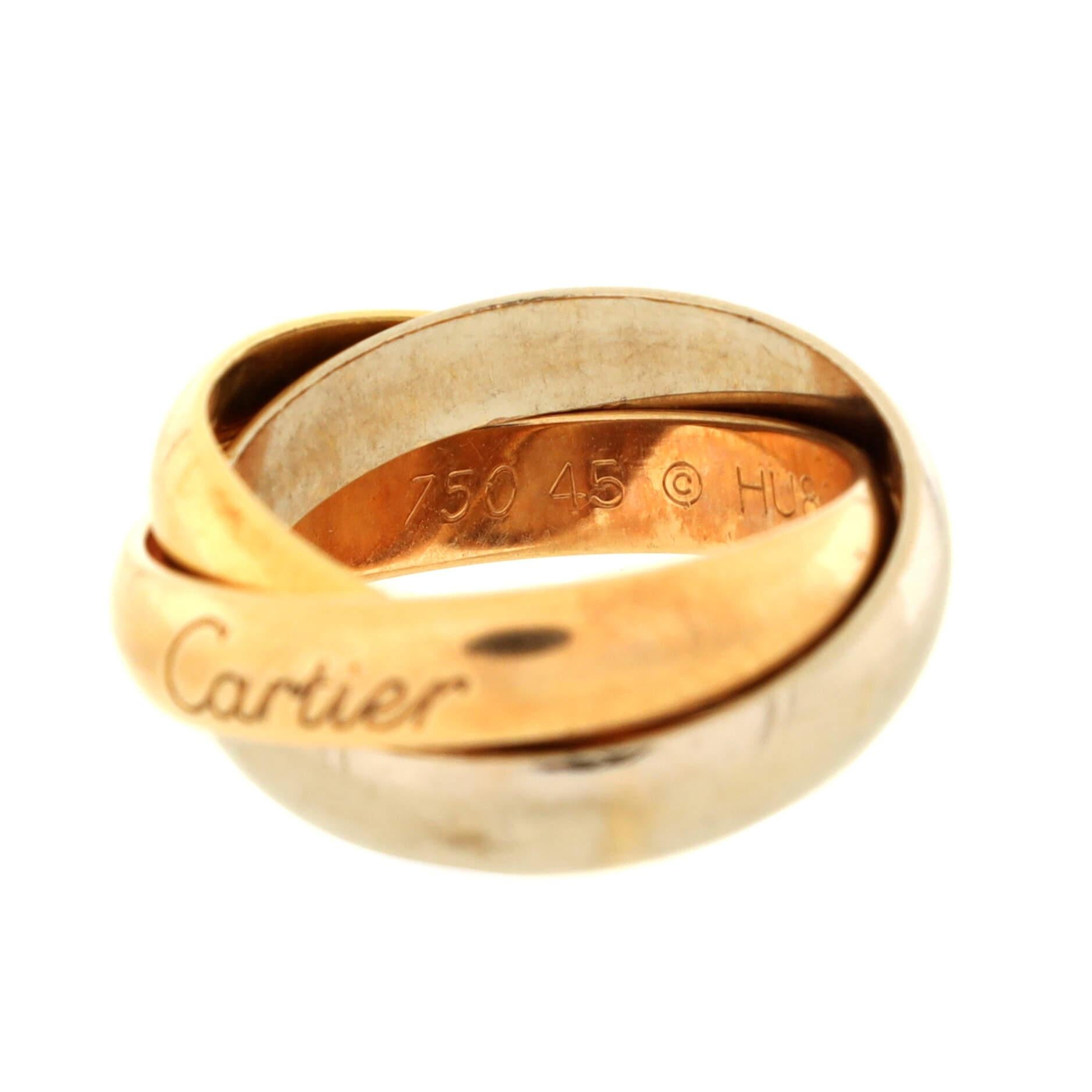 Condition: Good. Moderate wear throughout.
Accessories: No Accessories
Measurements: Size: 3.25 - 45, Width: 3.45 mm
Designer: Cartier
Model: Trinity Ring 18K Tricolor Gold Medium
Exterior Color: Tricolor Gold
Item Number: 220908/1
