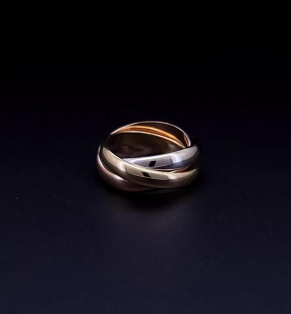 18K Gold: Yellow, Pink, White

Ring size: 4

Wide :3.4 mm

Weight: 6.5 gm