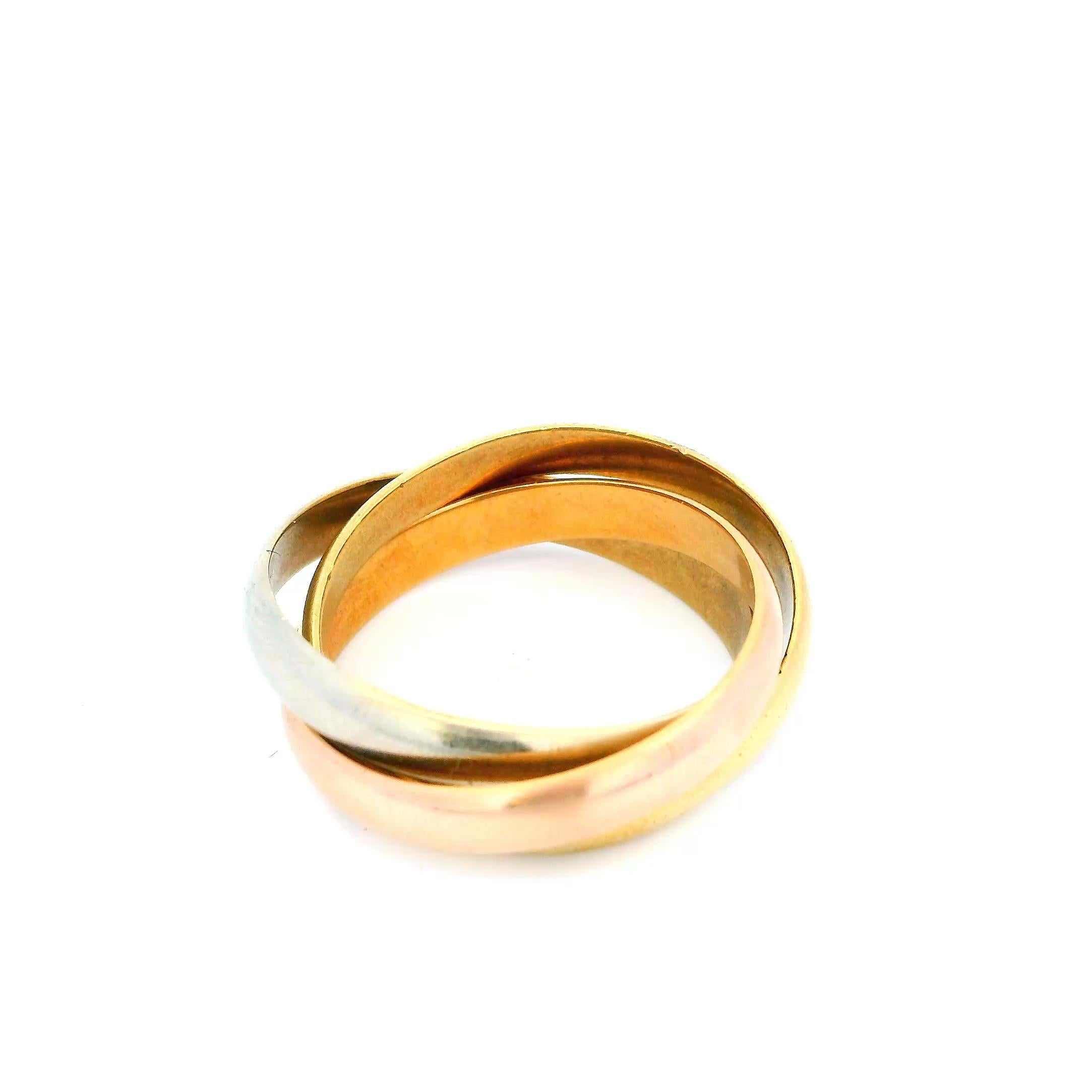 Cartier Trinity Ring 18K Yellow, White & Rose Gold In Good Condition For Sale In Great Neck Plaza, NY