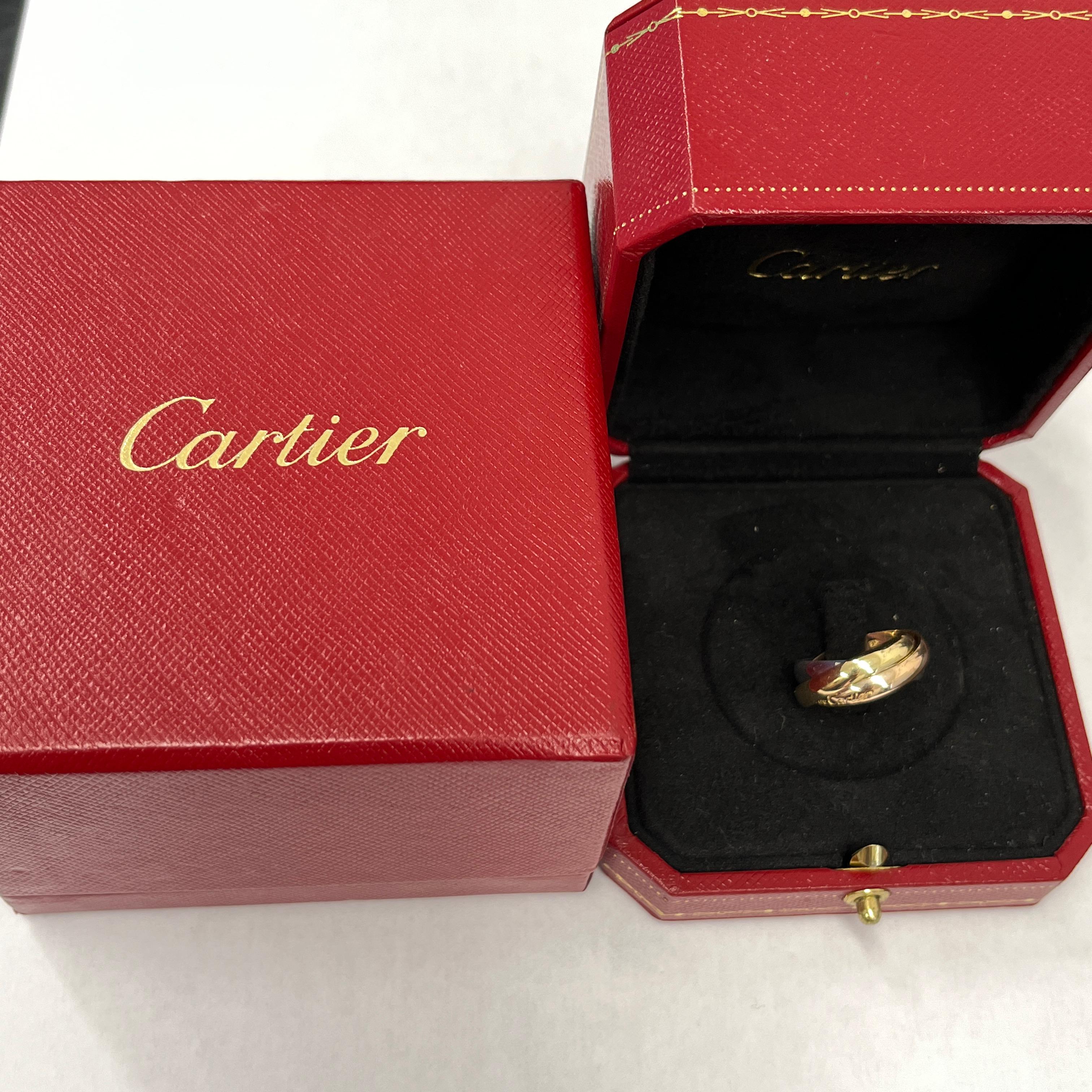 Cartier Trinity Ringe aus 18 Karat Gelb-, Weiß- und Roségold im Angebot 1