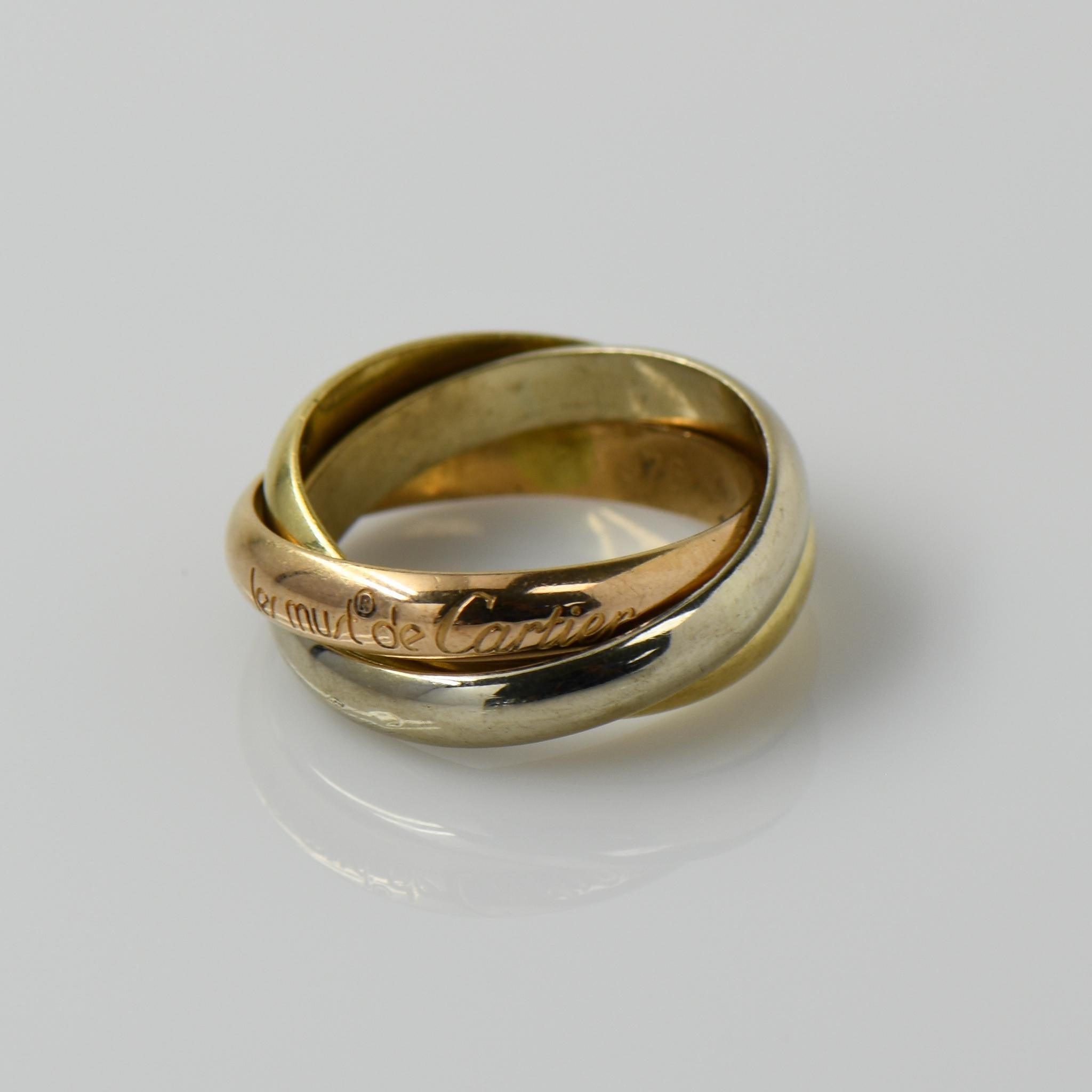 Size: 6.5
Metal Type: 18K White Gold / Yellow Gold / Rose Gold
Weight: 8.9G
Gold Melt Value: $534
Width: 7.49mm 3 bands blended to 3.8mm at single band
Finger to Top of Ring: 1.3mm
Hallmarks:0976N
Engraving: 