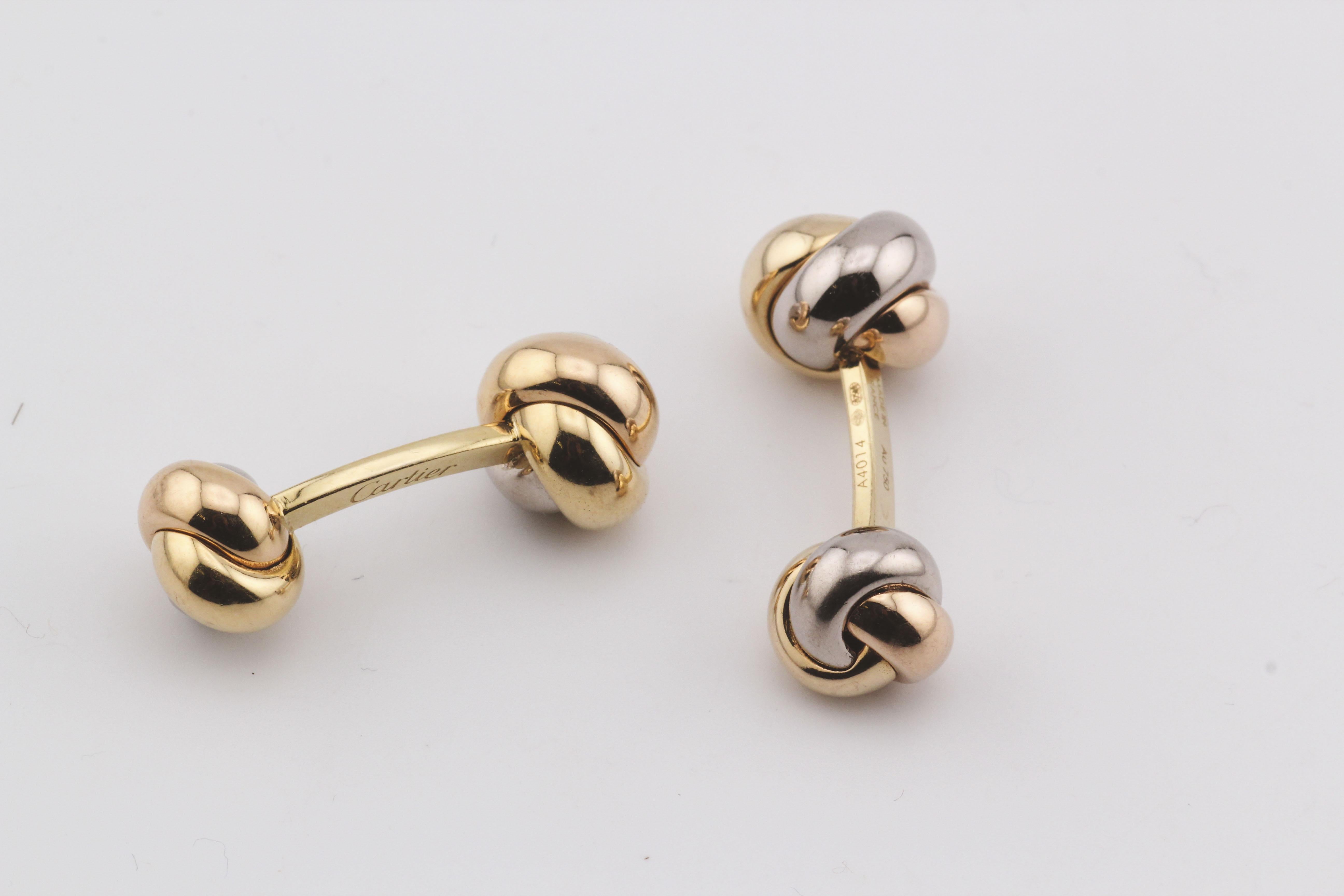 Cartier Trinity, clous de manchette nœuds tricolores en or 18 carats Pour hommes en vente