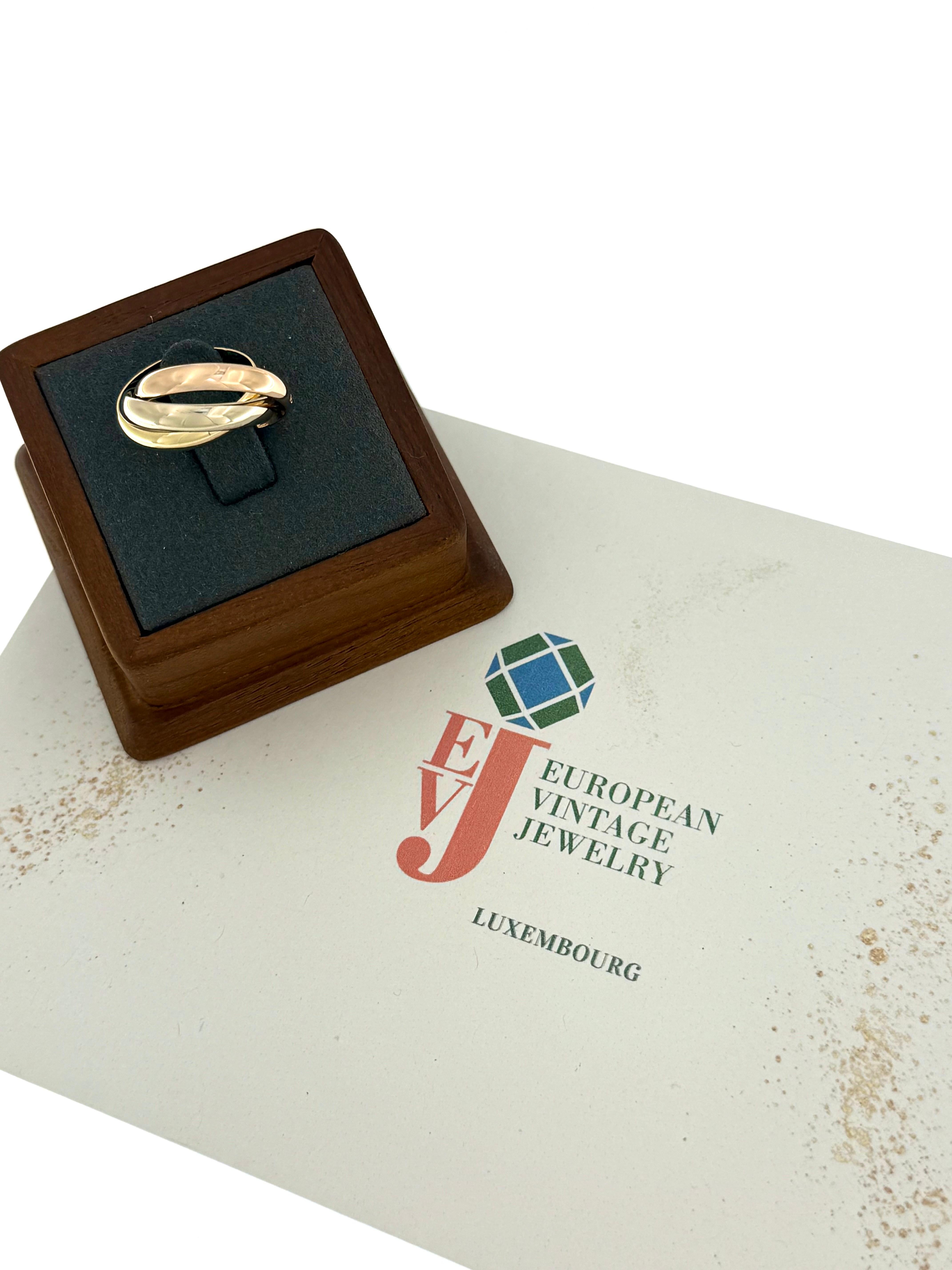 Bague en or triple trinité de Cartier - taille 57 en vente 7