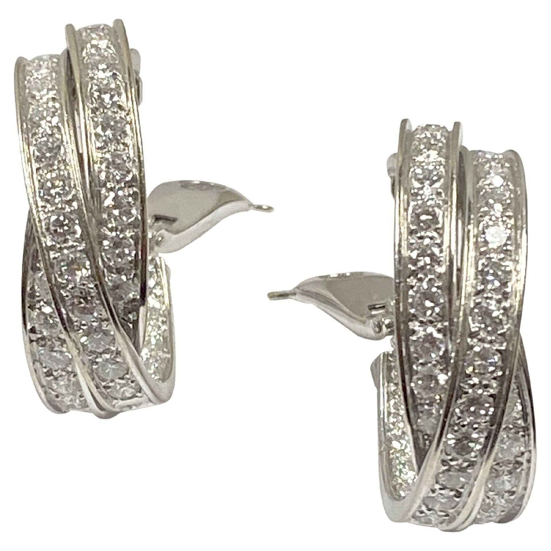 Boucles d'oreilles Cartier Trinity en or blanc et diamants, grand anneau 3 rangs en vente