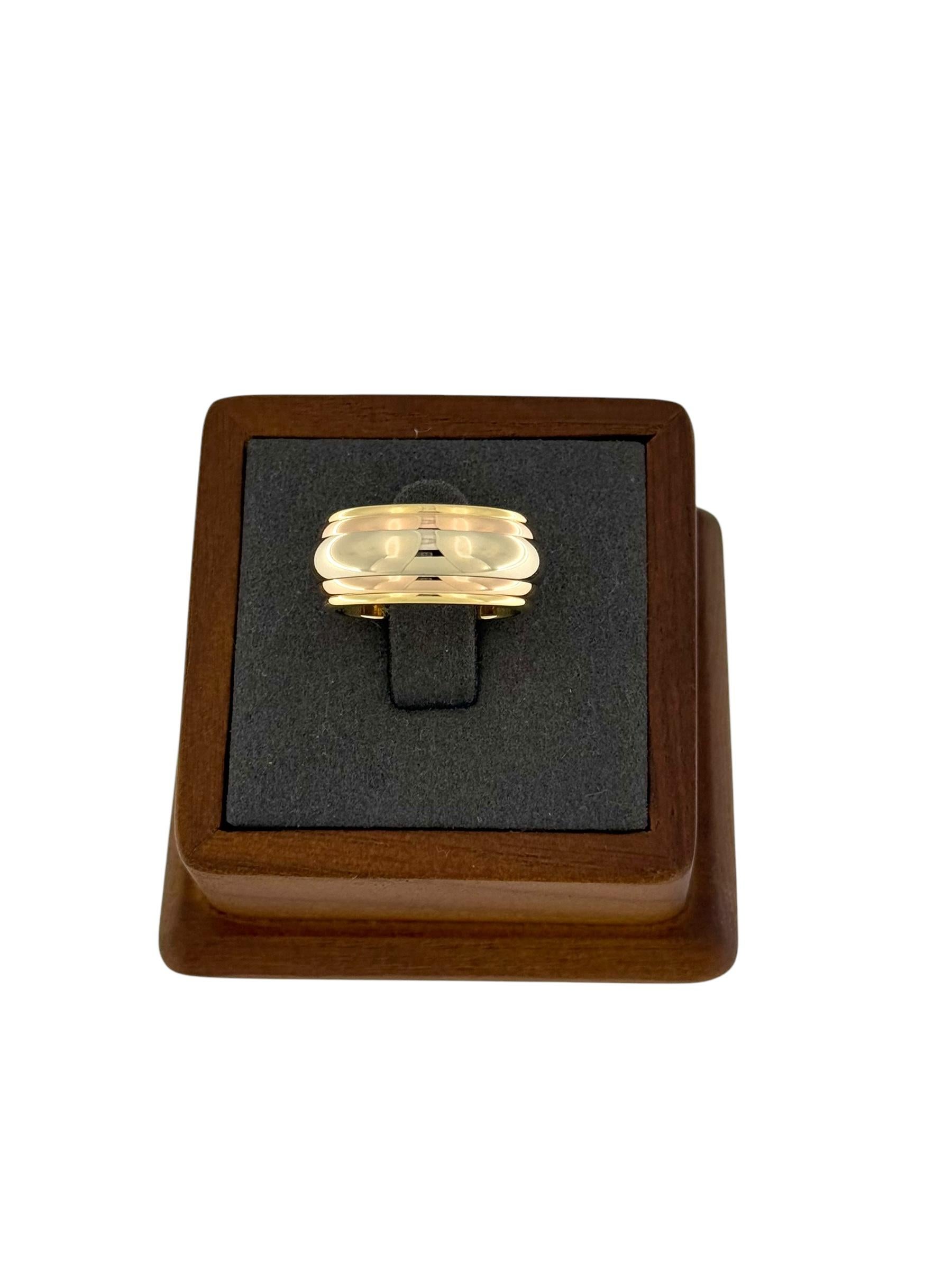 Women's or Men's Cartier Triple Gold Kinetic Band Ring For Sale