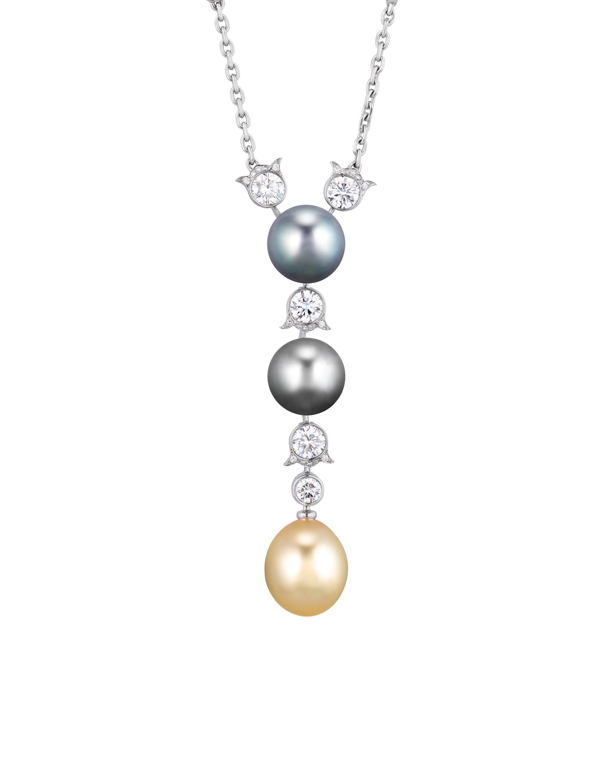 Round Cut Cartier Triple-Pearl Lavalier For Sale