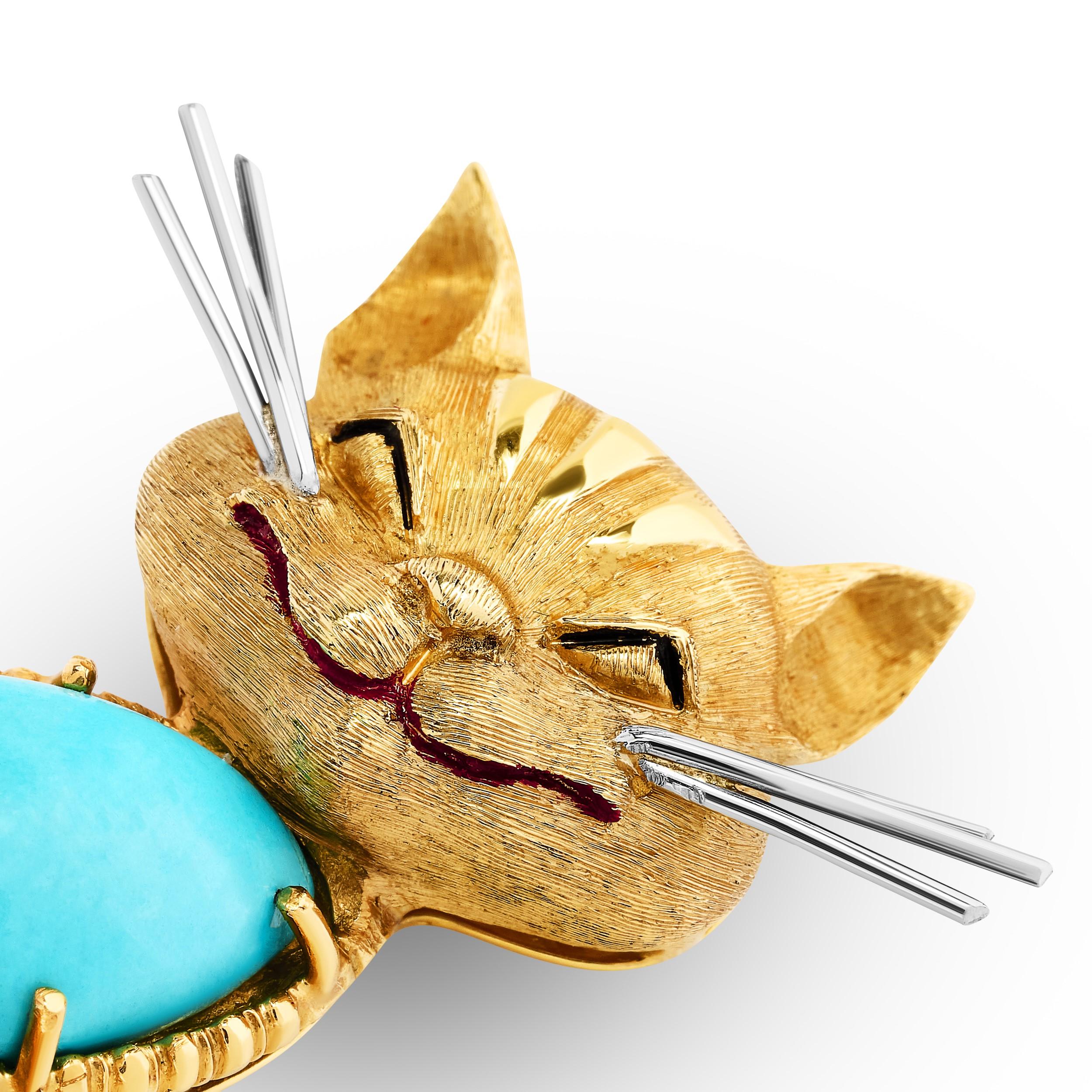 Cartier Turquoise Cat Pin in 18 Karat Yellow Gold In Good Condition For Sale In Philadelphia, PA