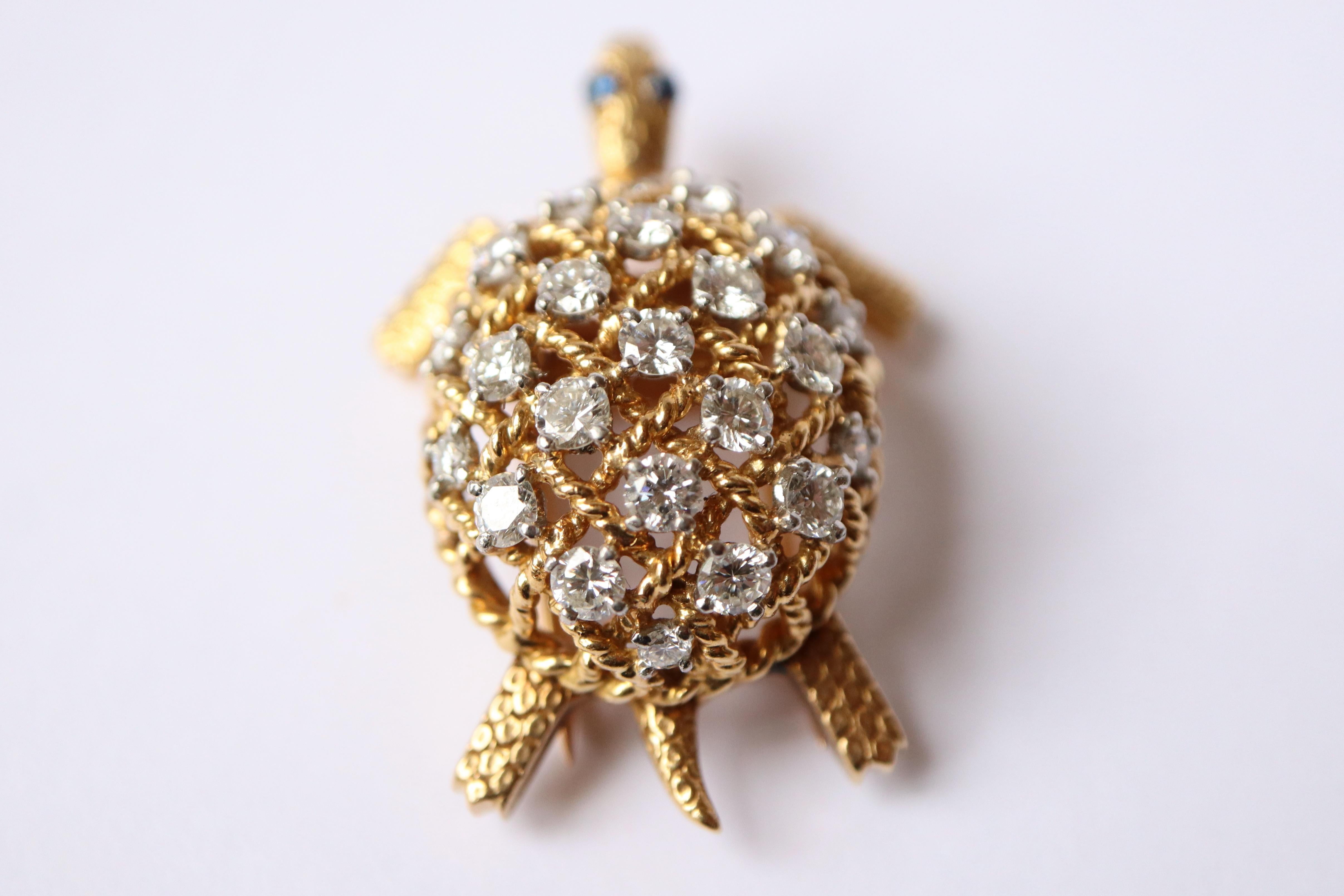Cartier Broche à clip tortue en or jaune 18 carats 750 et diamants Bon état - En vente à Paris, FR