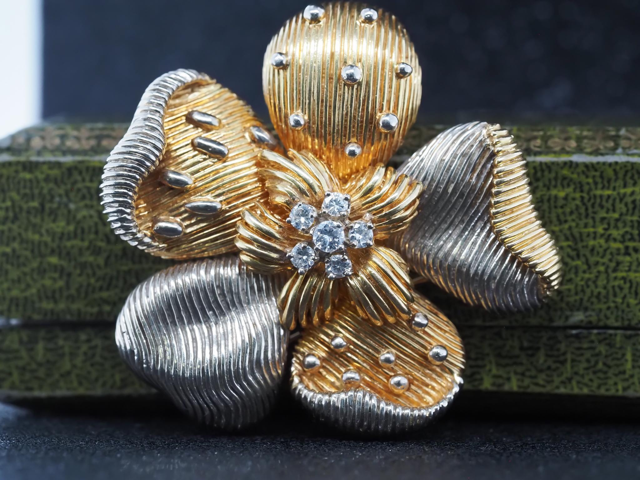 Brilliant Cut Cartier Two Tone 18K Gold and Diamond Flower Brooch For Sale