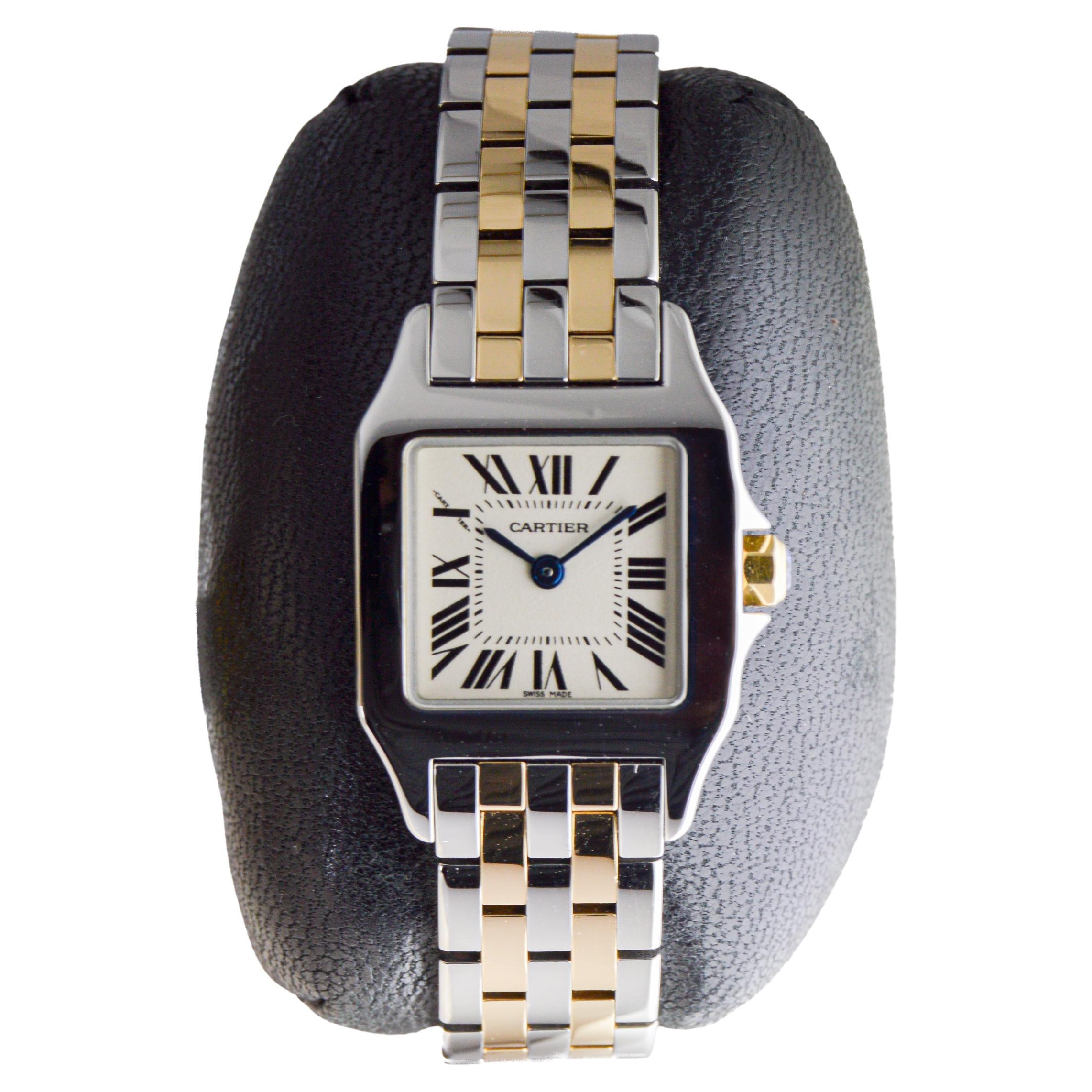 FABBRICA / CASA: Gioielleria Cartier
STILE / RIFERIMENTO: Demoiselle / Riferimento PB 2698
METALLO / MATERIALE: Oro massiccio e acciaio inox bicolore
CIRCA / ANNO: 2010
DIMENSIONI: lunghezza da punta a punta 28 mm e larghezza 21 mm.
MOVIMENTO /