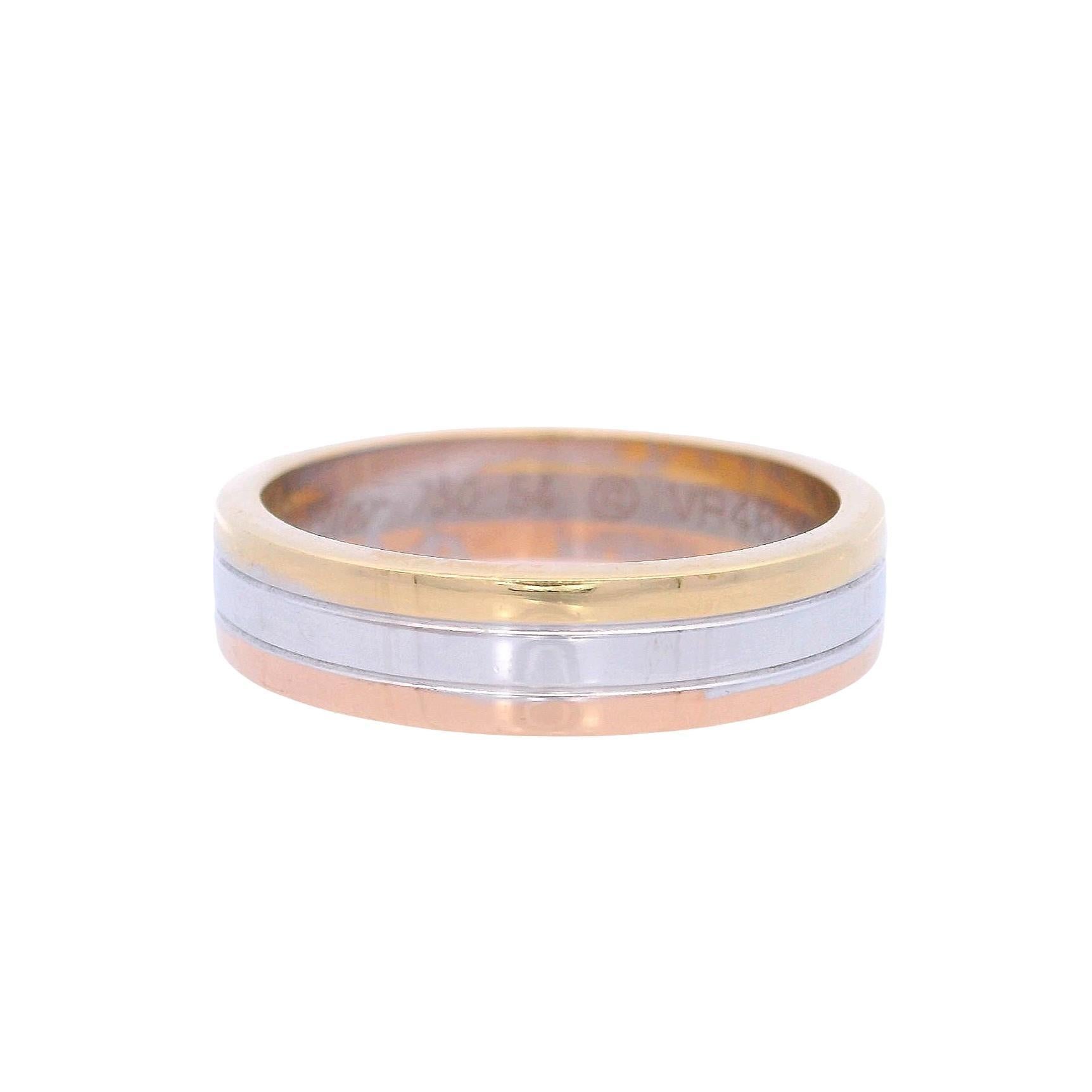 Cartier Vendome Louis Three Tones Wedding Band Ring with Certificate In Good Condition For Sale In Aventura, FL