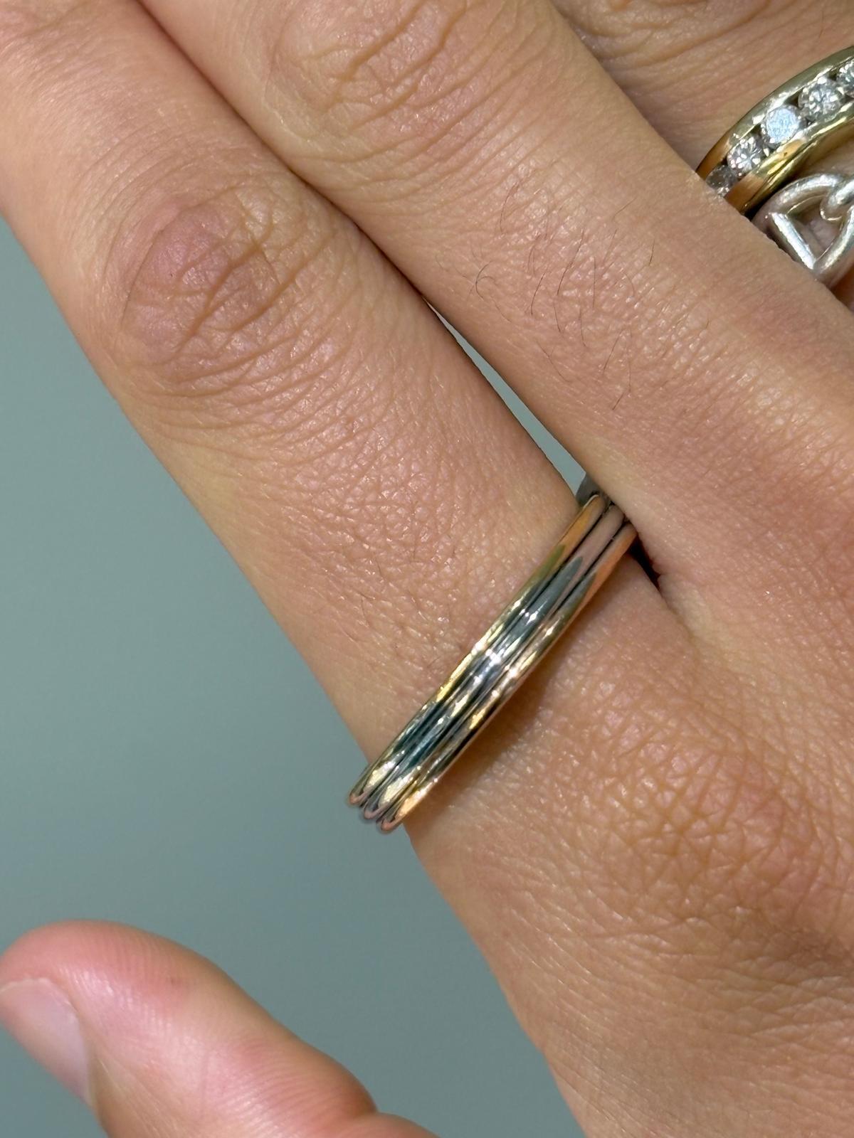 Femenino o masculino Cartier Vendome Tri-Color Band Ring Web Store Description en venta