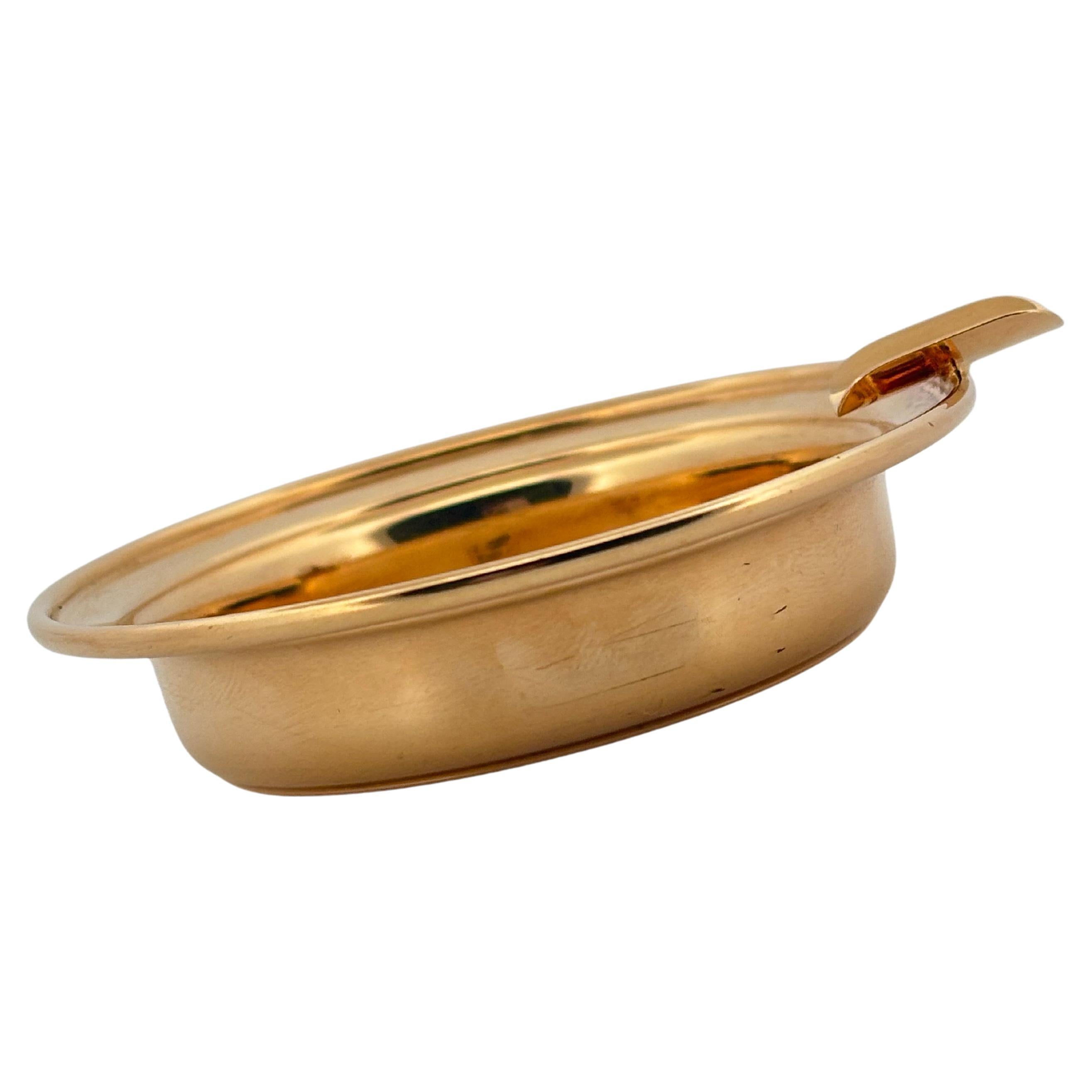 Women's or Men's Cartier Vintage 14K Yellow Gold Round Ash Tray Holder Dish For Sale