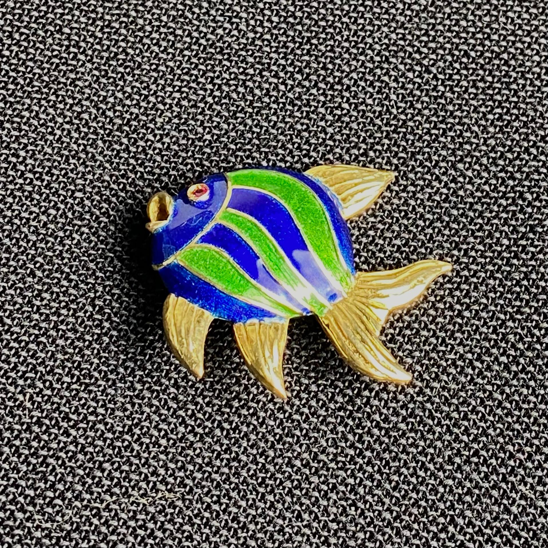 Women's or Men's Cartier Vintage 18K Yellow Gold Blue Green Enamel Fish Brooch with Ruby Eye For Sale
