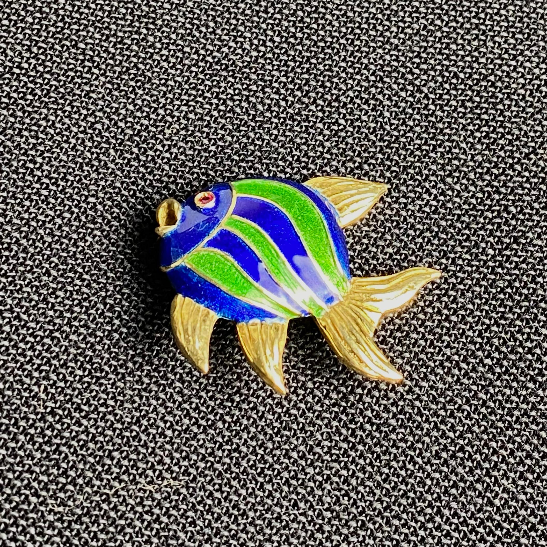 Cartier Vintage 18K Yellow Gold Blue Green Enamel Fish Brooch with Ruby Eye For Sale 6