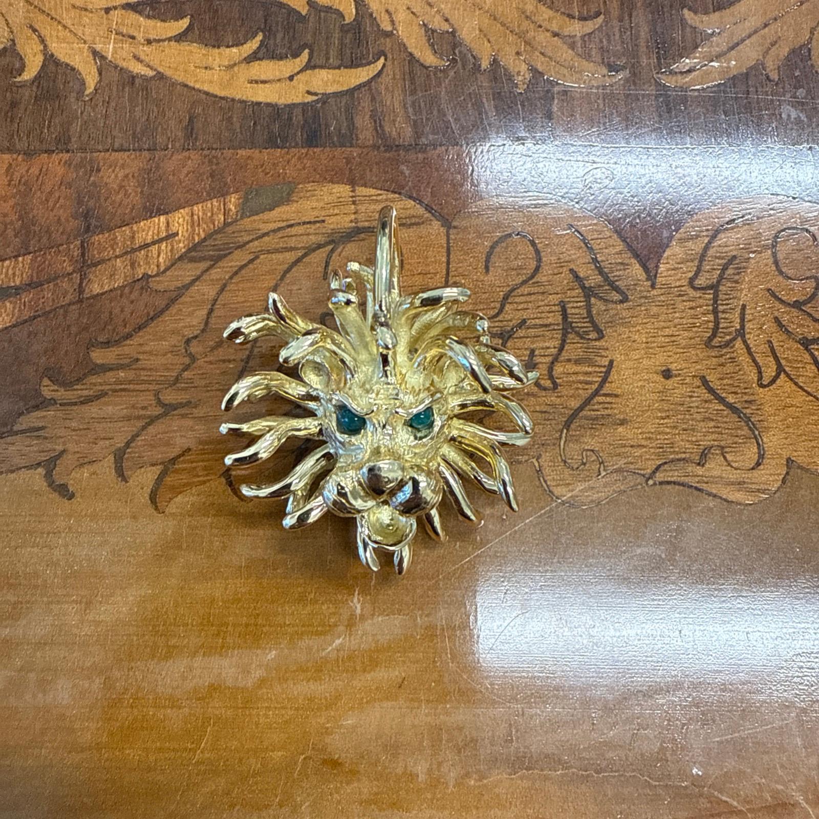 CARTIER Vintage Pendentif or jaune 18k et chrysoprase Lion Méduse Lion Zodiac en vente 3