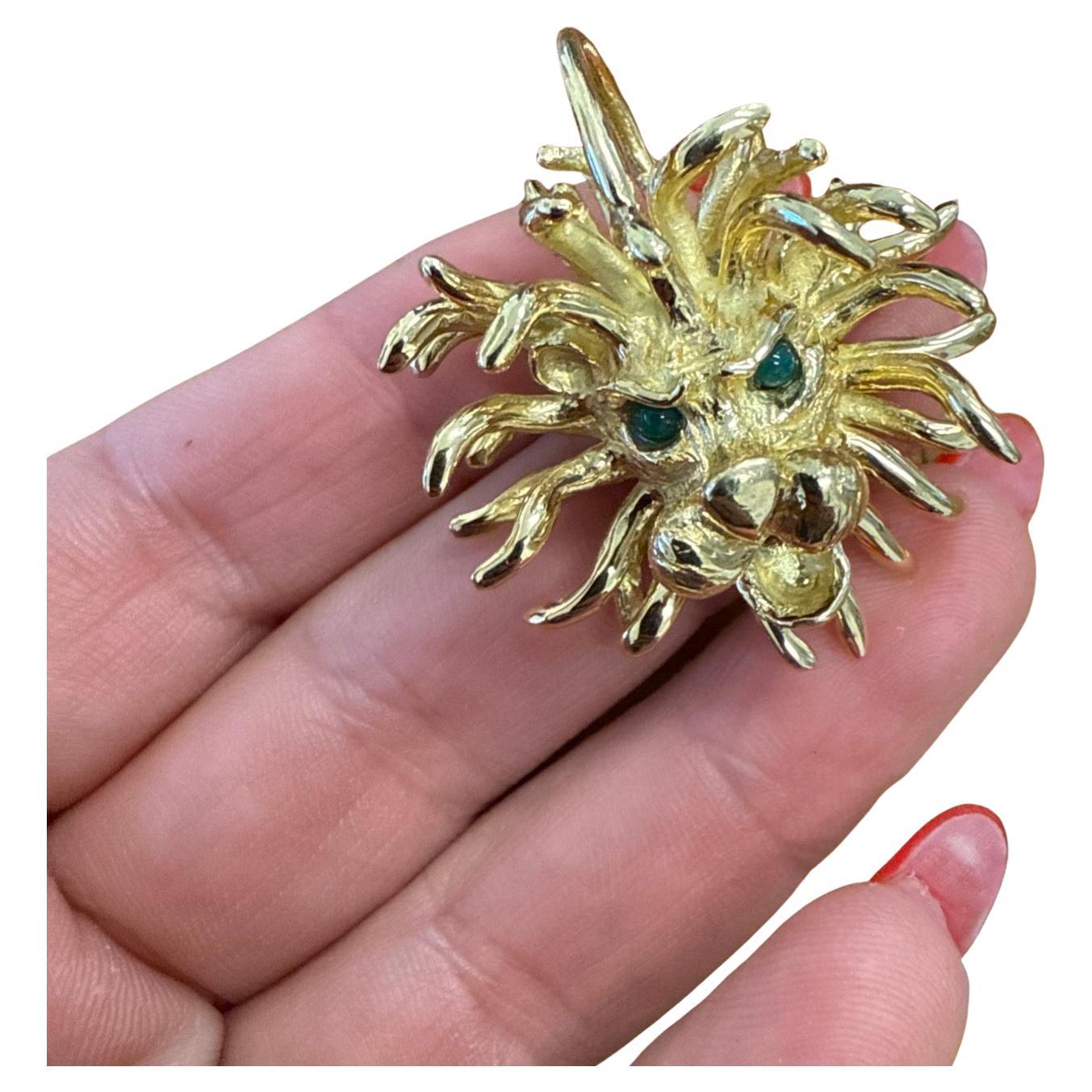 CARTIER Vintage Pendentif or jaune 18k et chrysoprase Lion Méduse Lion Zodiac en vente
