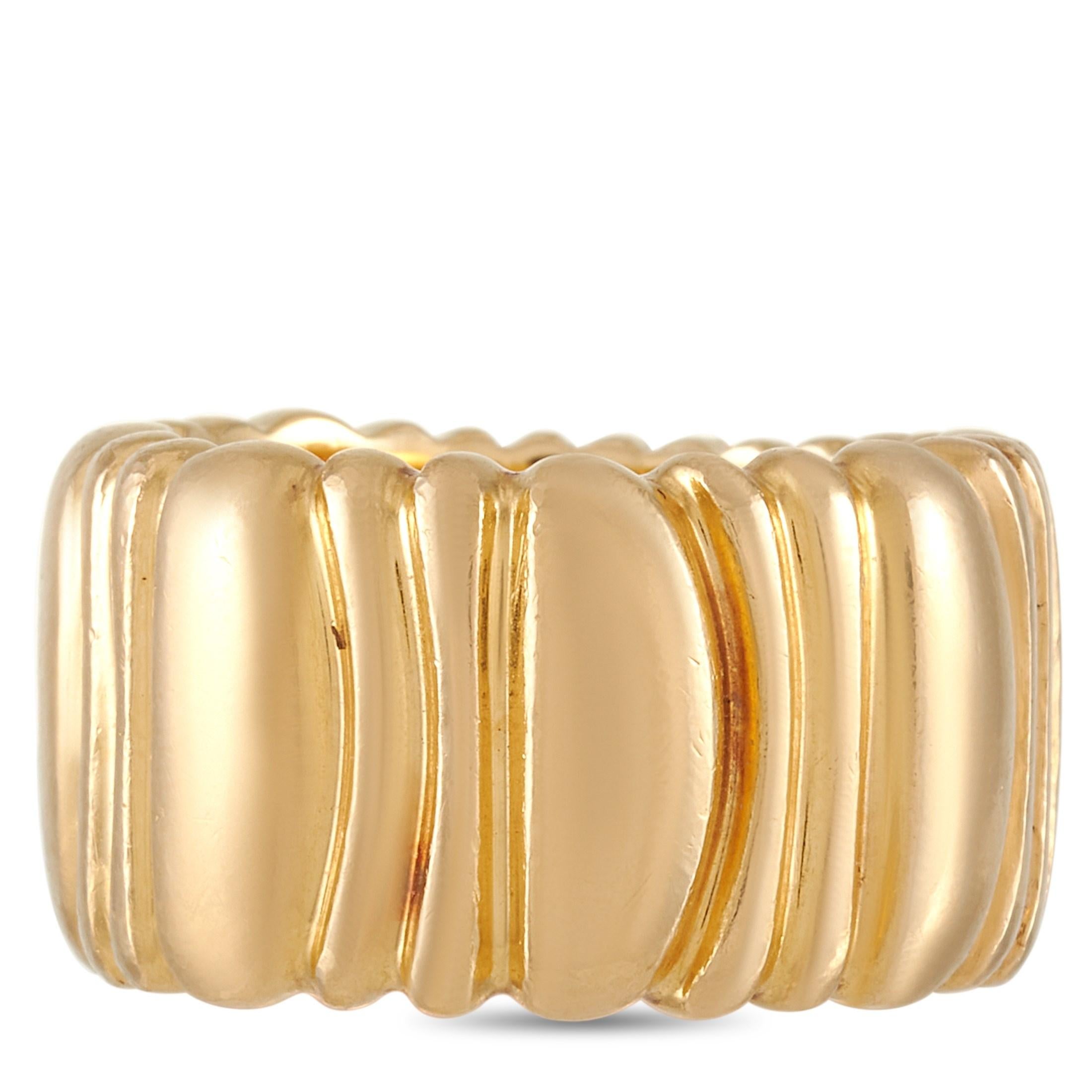 Cartier Vintage 18 Karat Yellow Gold Hammer Finish Band Ring In Excellent Condition In Southampton, PA