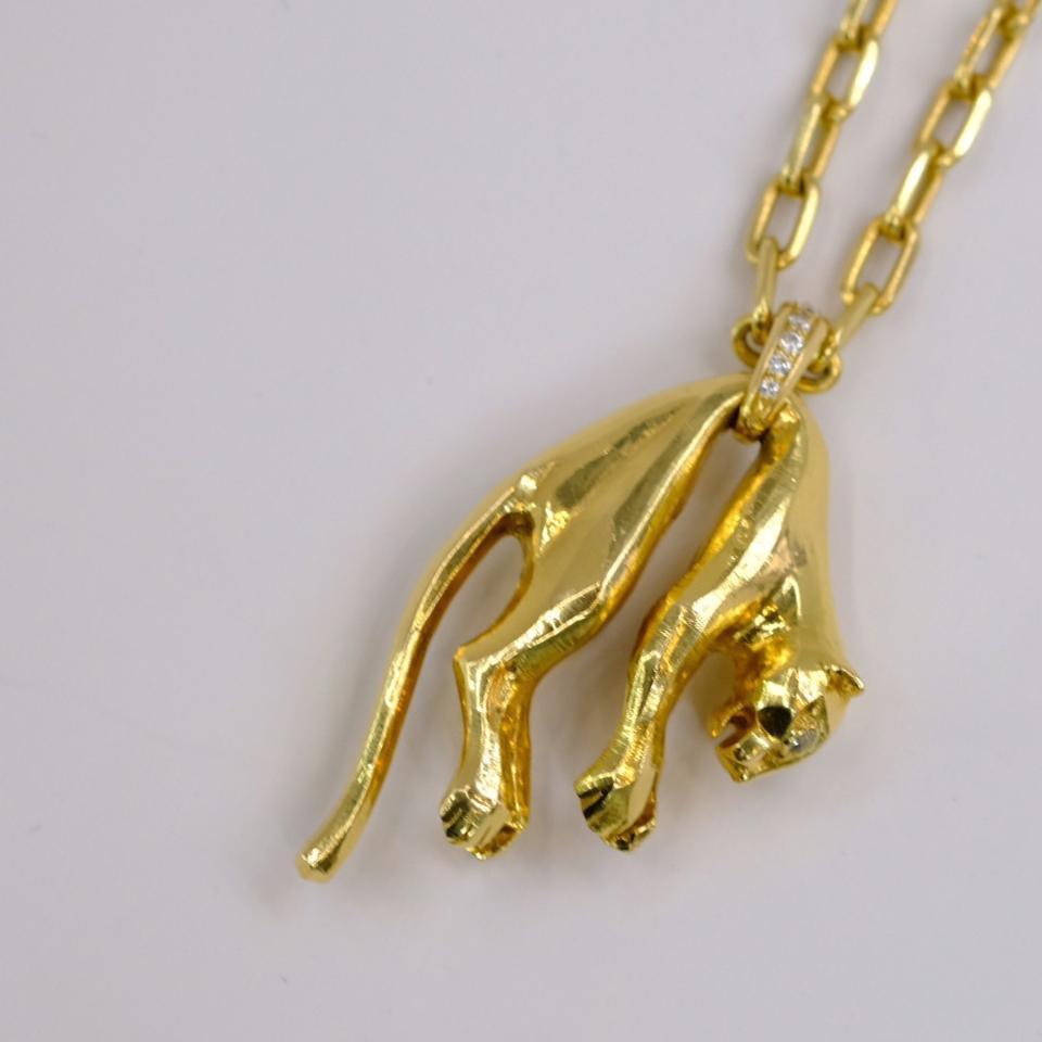 Contemporary Cartier Vintage 18 Karat Yellow Gold Panther Two Diamond Eyes Chain Necklace