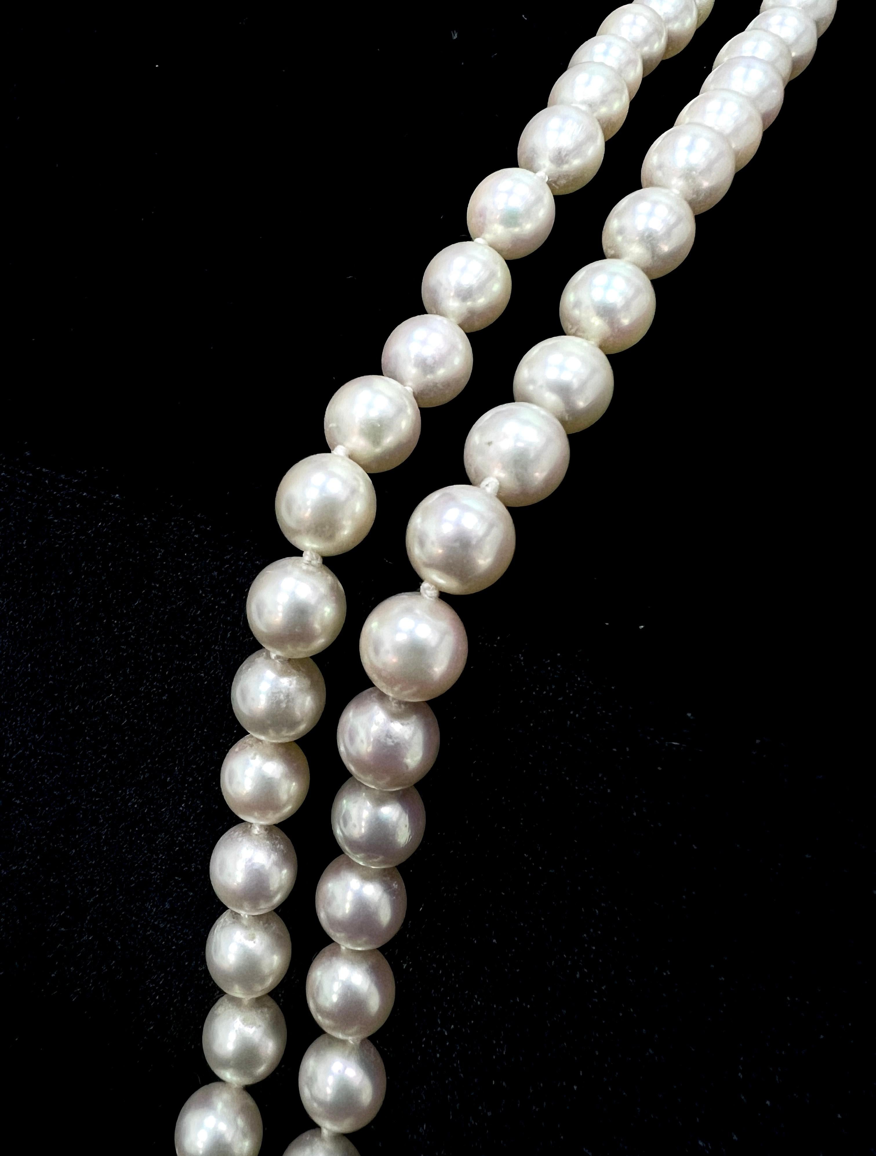 Cartier Collier vintage Panthère en or jaune 18 carats, émeraudes et perles Excellent état - En vente à New York, NY
